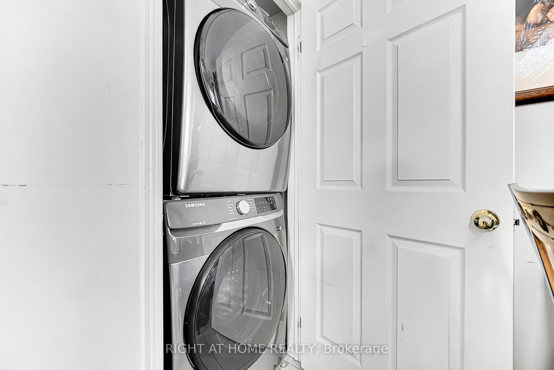 Photo 18 of 46 Odoardo Di Santo Circle, North York, Downsview-Roding-CFB — HOMEH