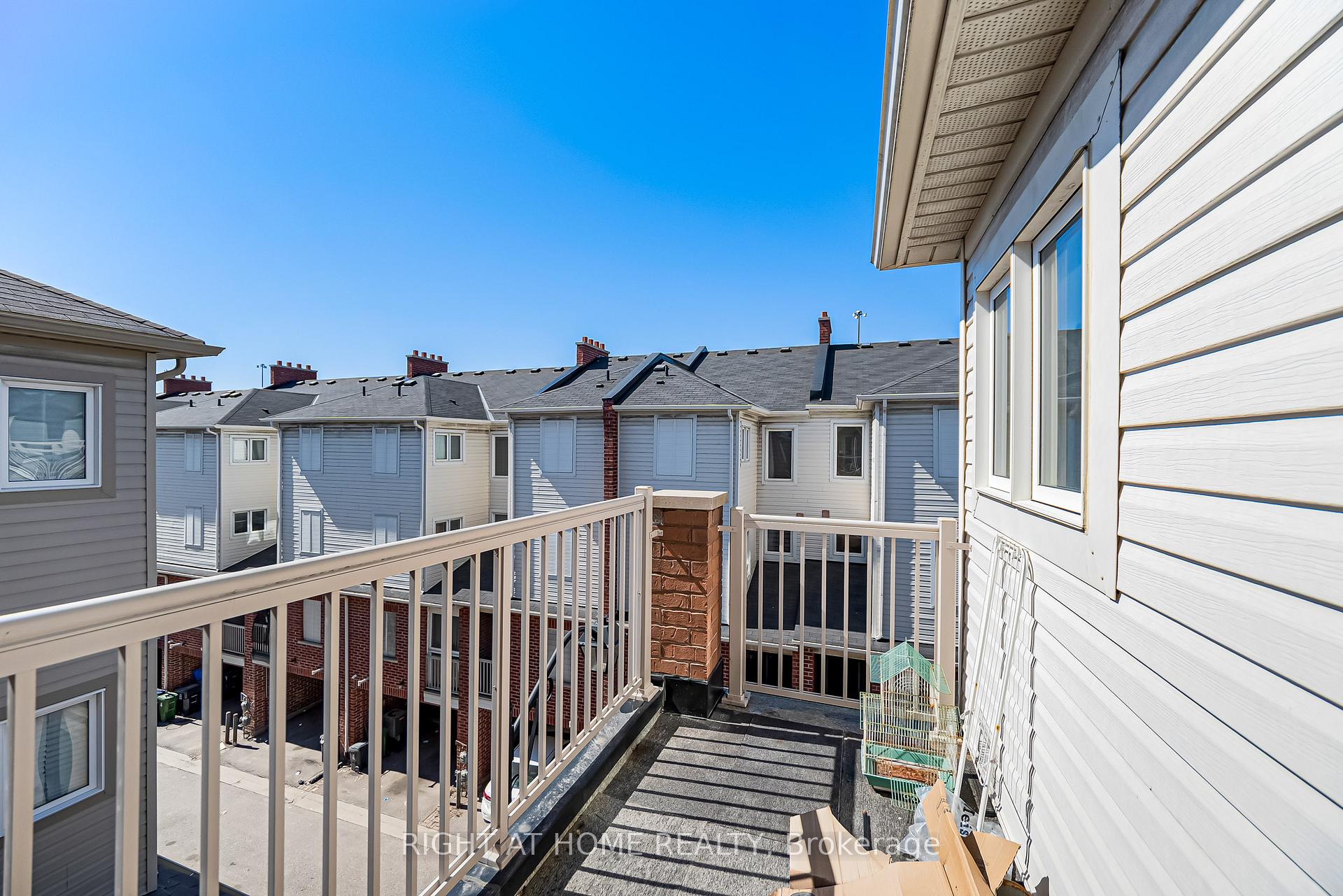 Photo 19 of 46 Odoardo Di Santo Circle, North York, Downsview-Roding-CFB — HOMEH