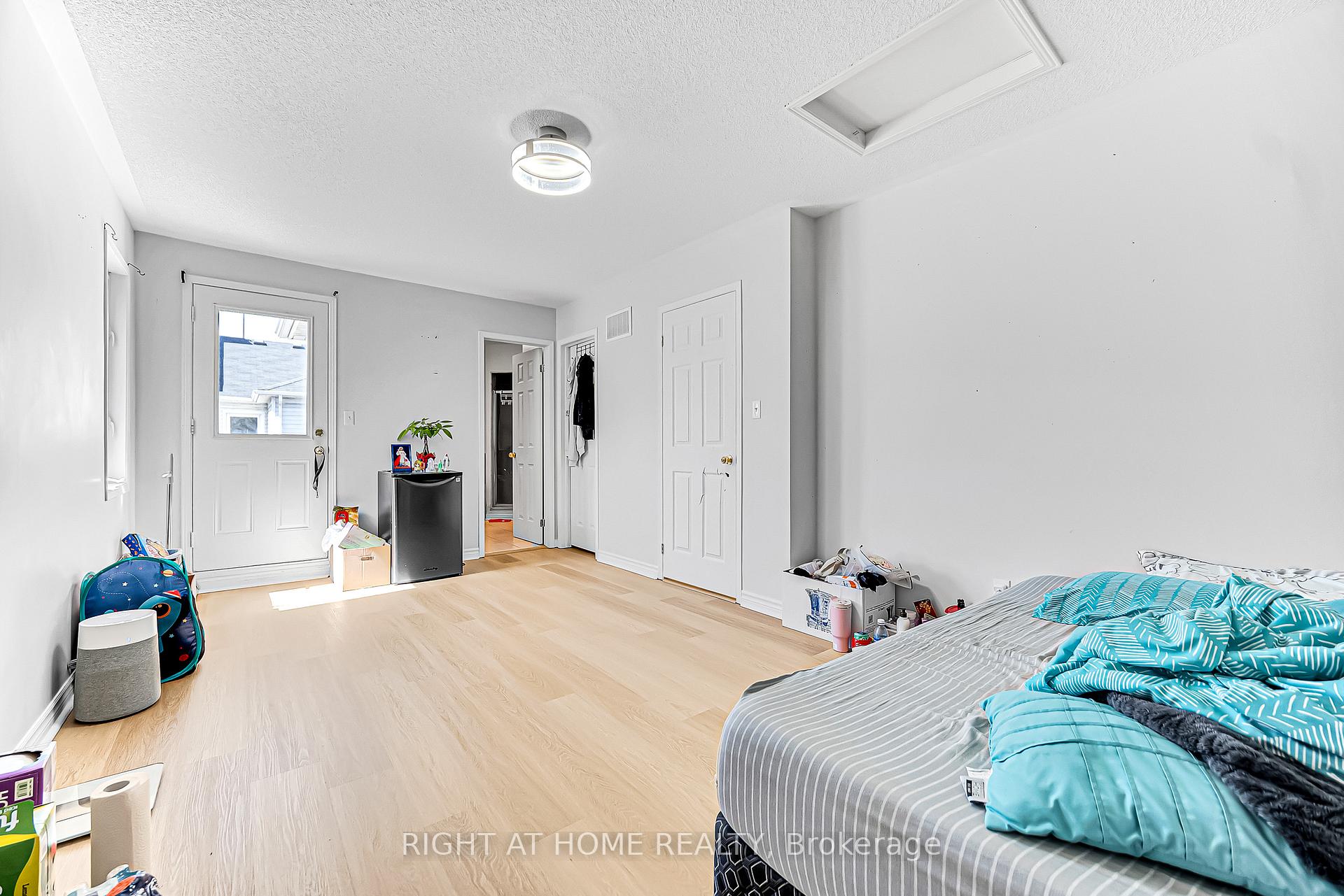 Photo 22 of 46 Odoardo Di Santo Circle, North York, Downsview-Roding-CFB — HOMEH