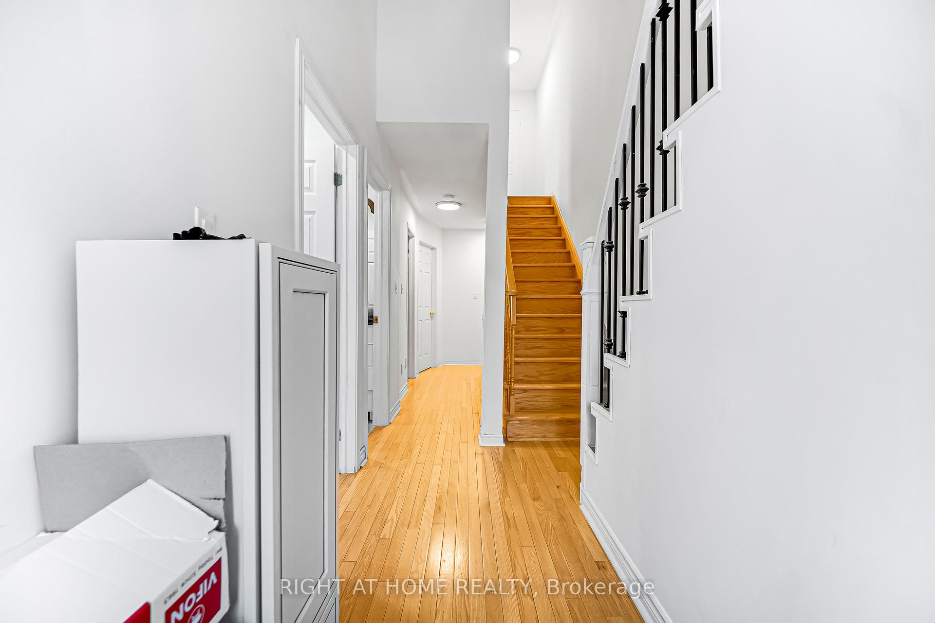 Photo 24 of 46 Odoardo Di Santo Circle, North York, Downsview-Roding-CFB — HOMEH
