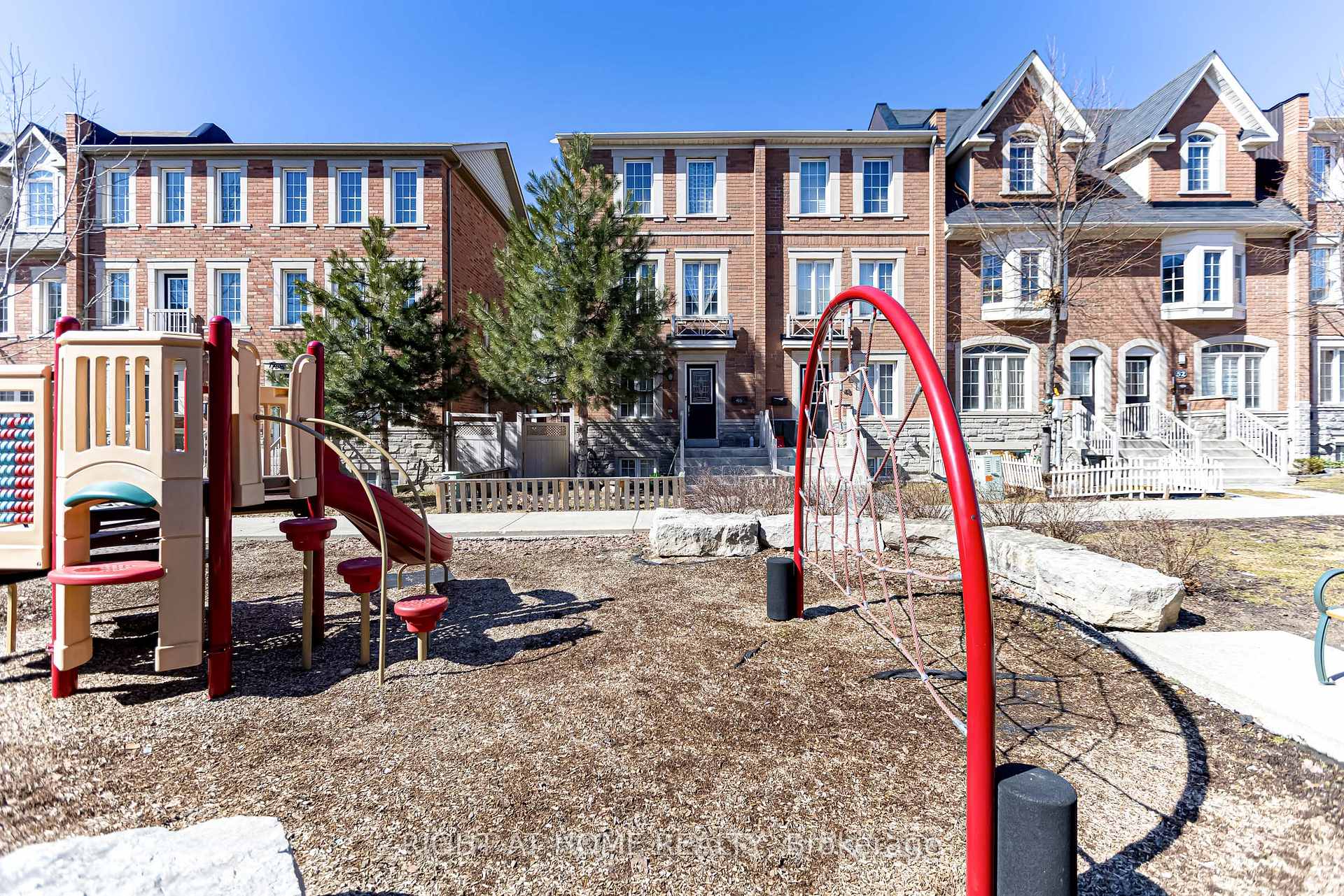 Photo 28 of 46 Odoardo Di Santo Circle, North York, Downsview-Roding-CFB — HOMEH