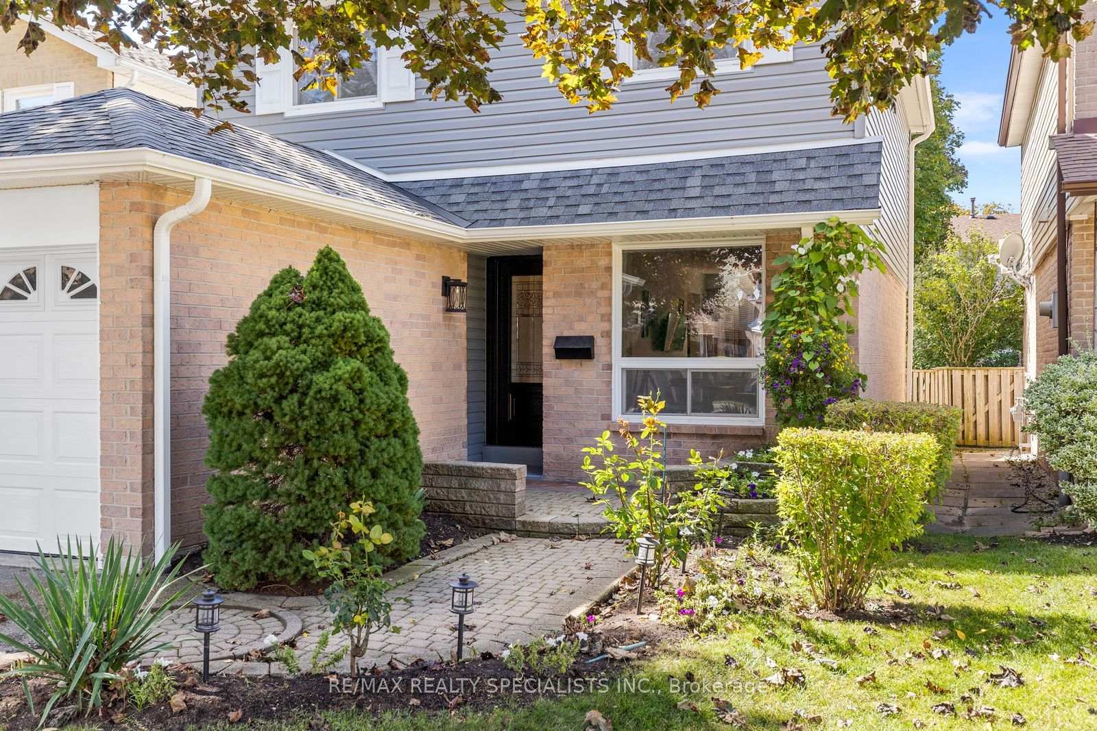 Photo 2 of 6454 Colebrook Crescent, Mississauga, Meadowvale — HOMEH