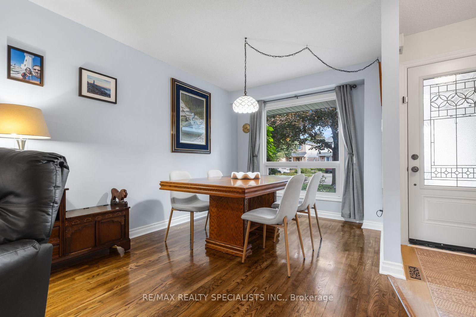 Photo 6 of 6454 Colebrook Crescent, Mississauga, Meadowvale — HOMEH
