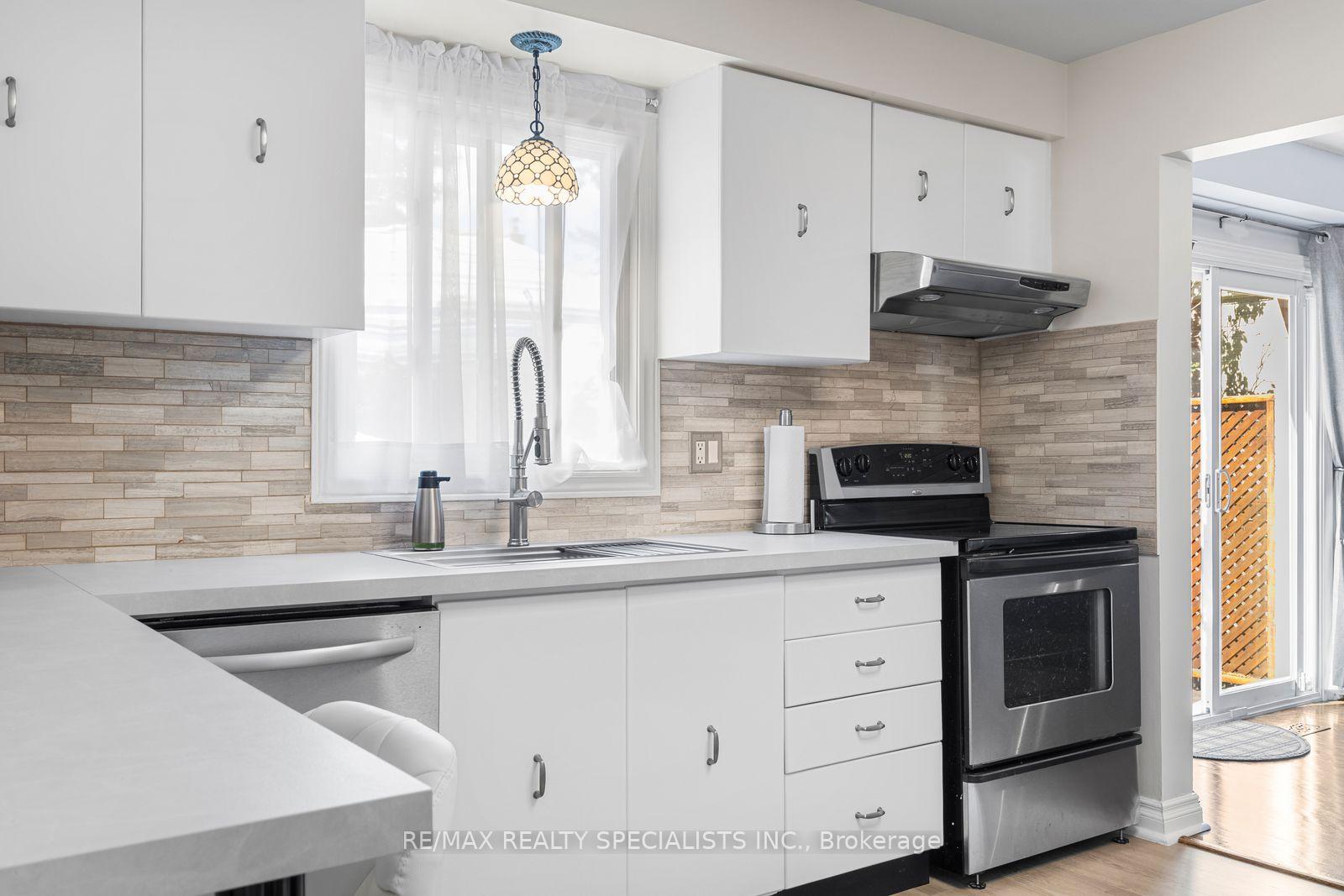 Photo 11 of 6454 Colebrook Crescent, Mississauga, Meadowvale — HOMEH