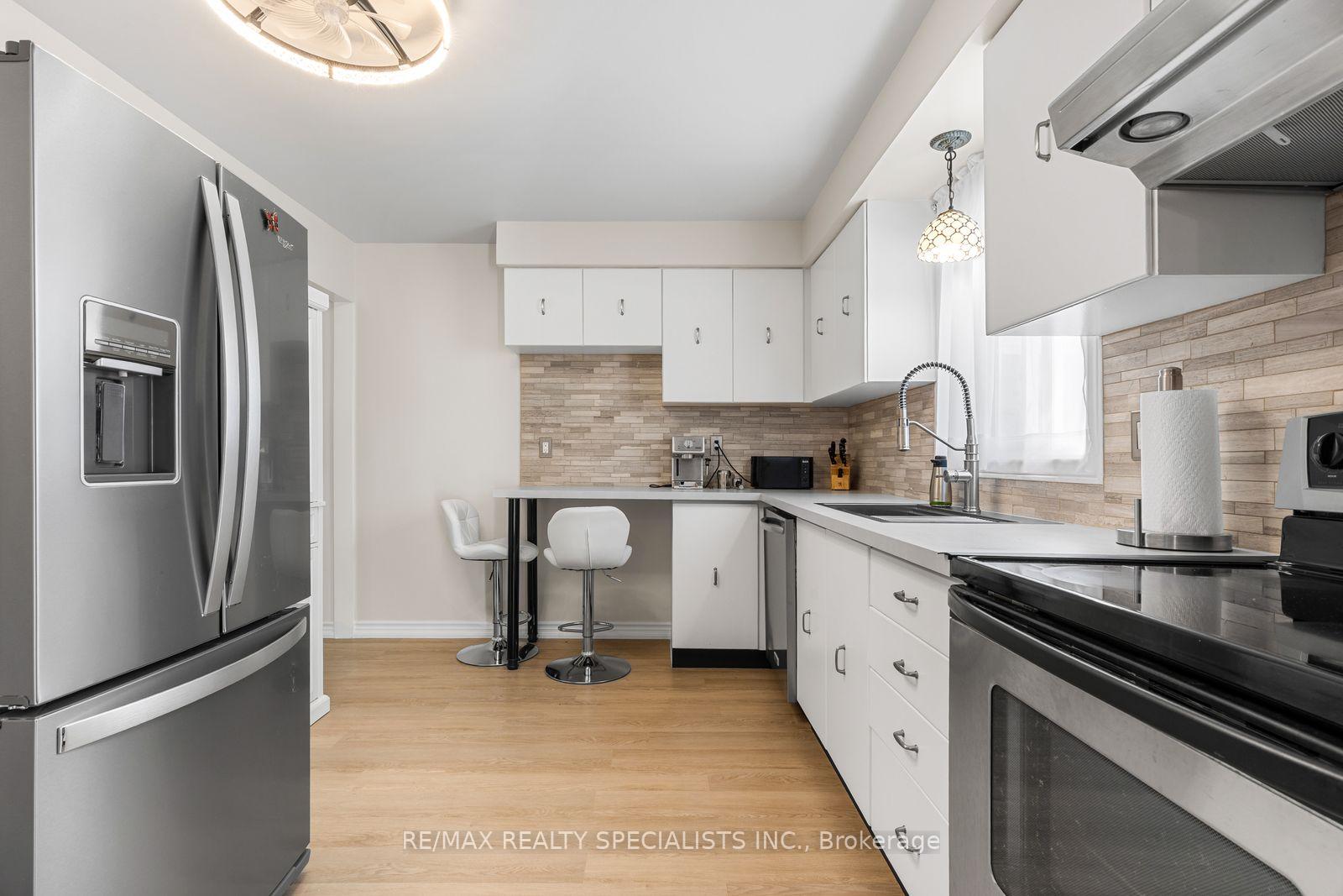 Photo 13 of 6454 Colebrook Crescent, Mississauga, Meadowvale — HOMEH