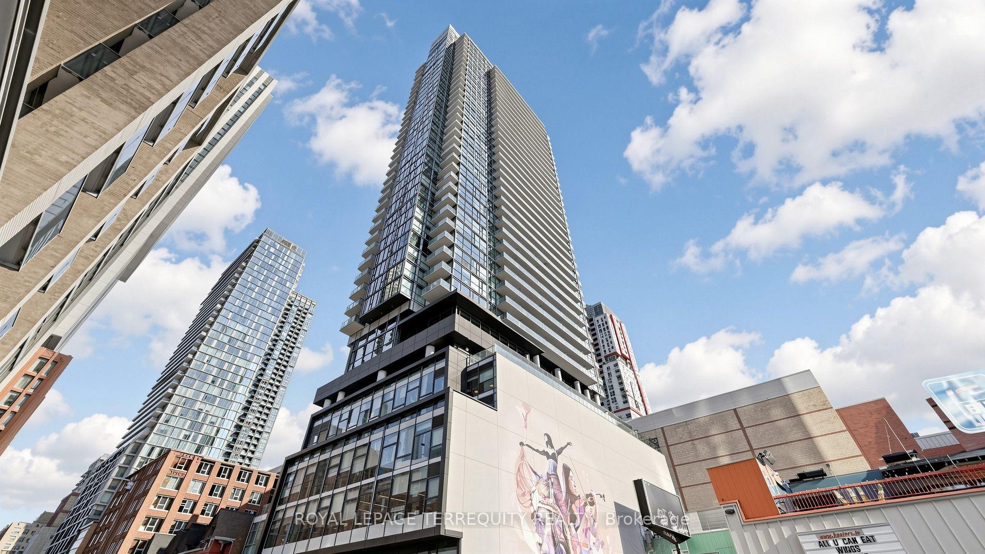 Photo of Unit 3512, 290 Adelaide Street W