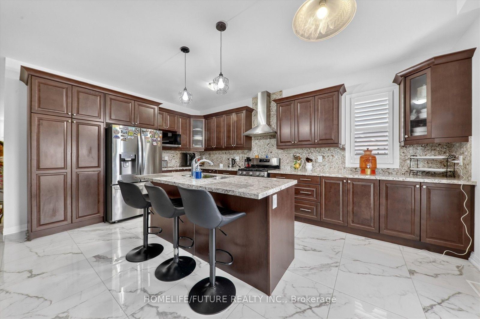 Photo 15 of 14 Lamb Avenue, Kawartha Lakes, Lindsay — HOMEH
