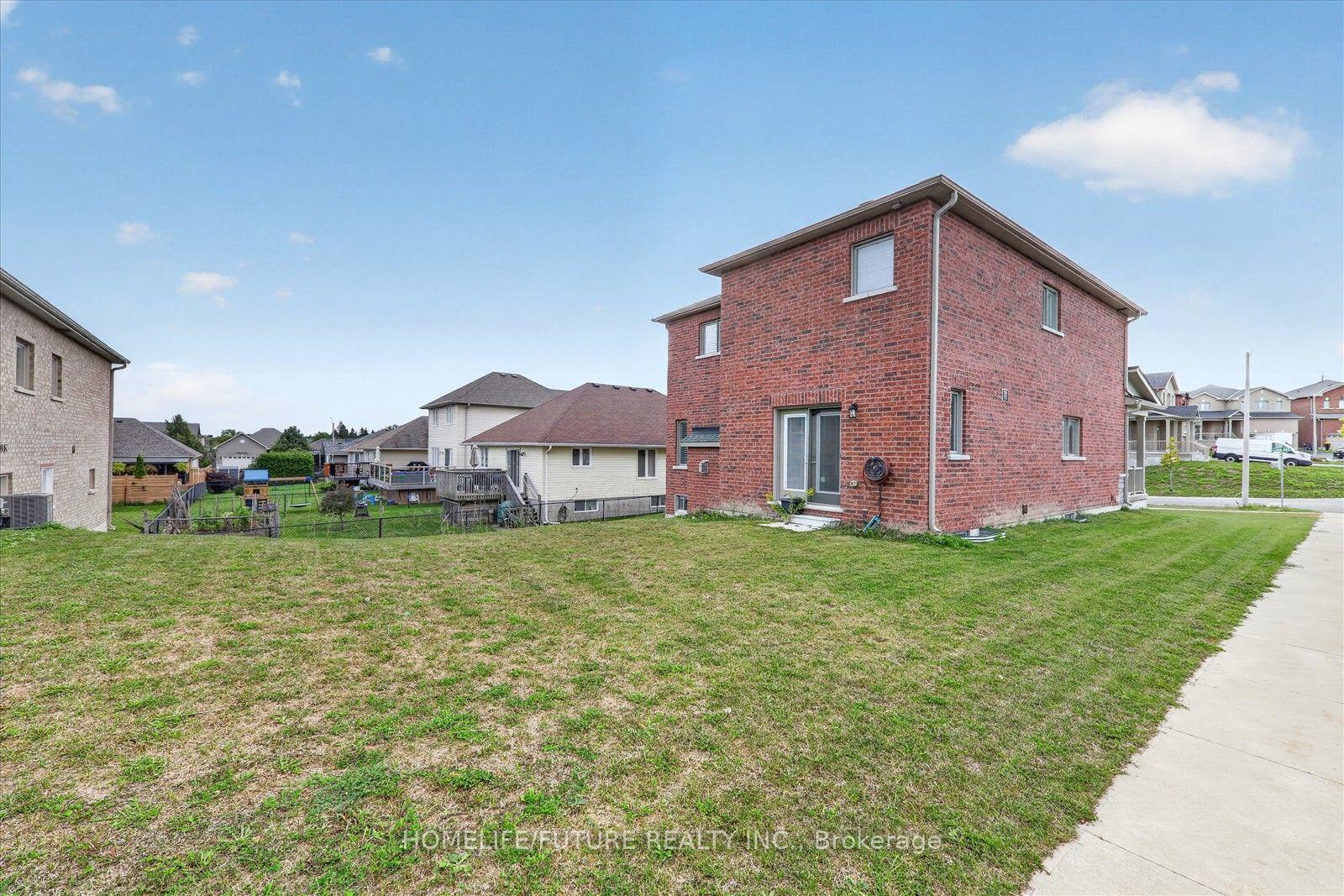 Photo 44 of 14 Lamb Avenue, Kawartha Lakes, Lindsay — HOMEH
