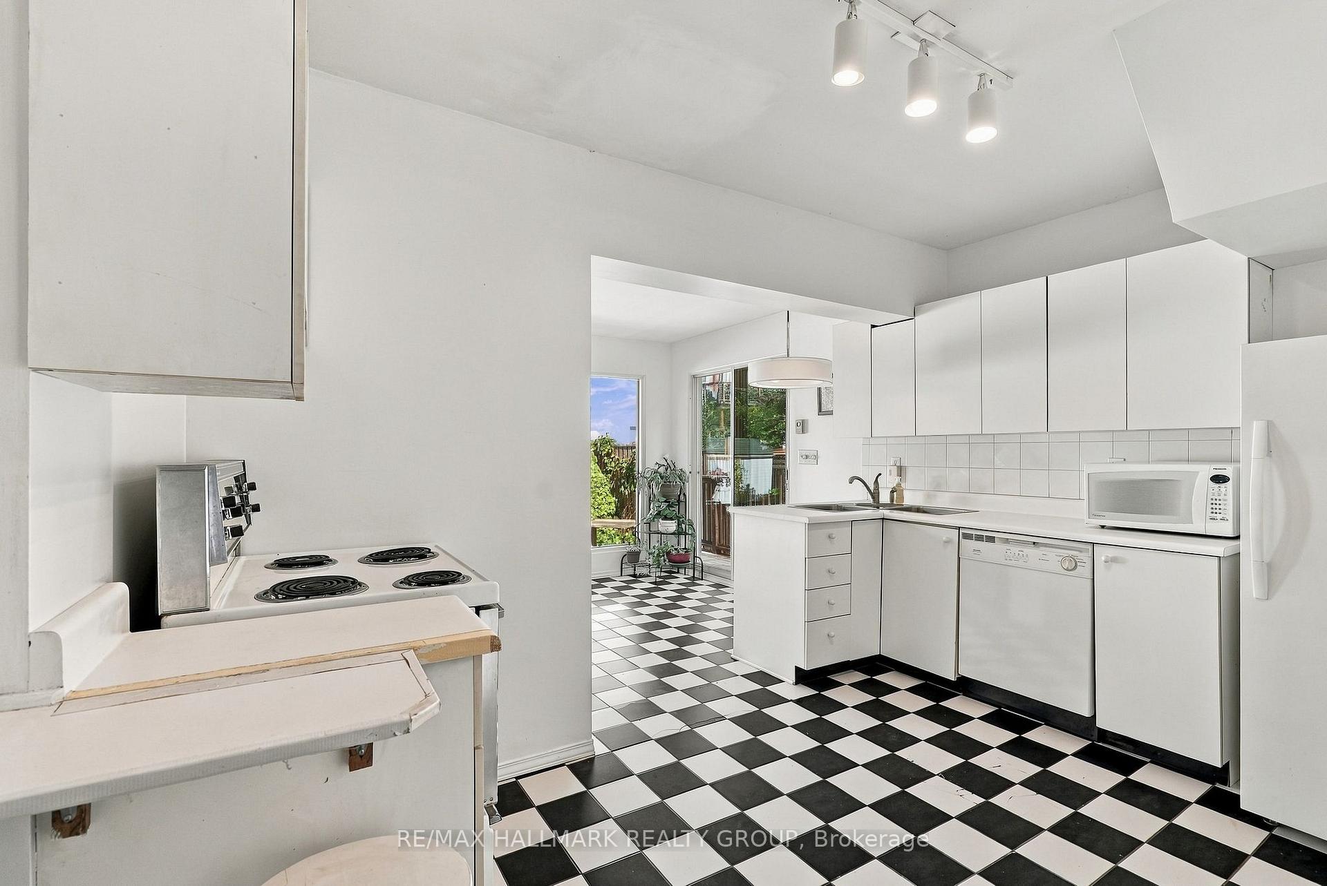 Photo 14 of 51 Clarey Avenue, Ottawa, Glebe — HOMEH