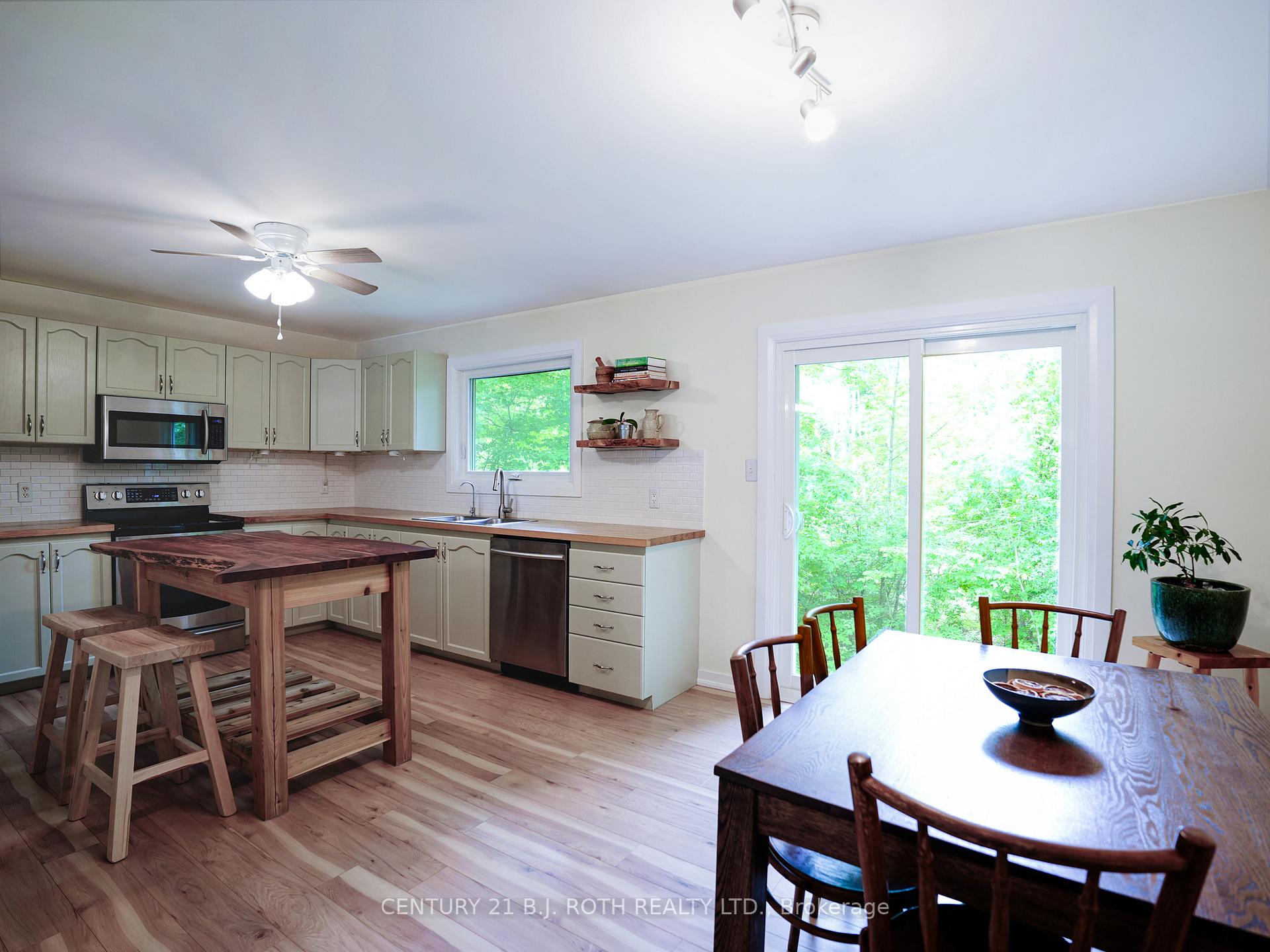 Photo 20 of 26 Bedford Road, Georgina, Sutton & Jackson's Point — HOMEH