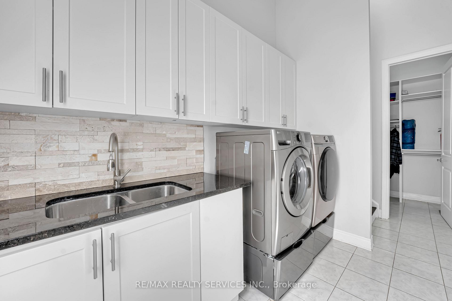 Photo 32 of 22 Giant Cedars Court, King, Nobleton — HOMEH