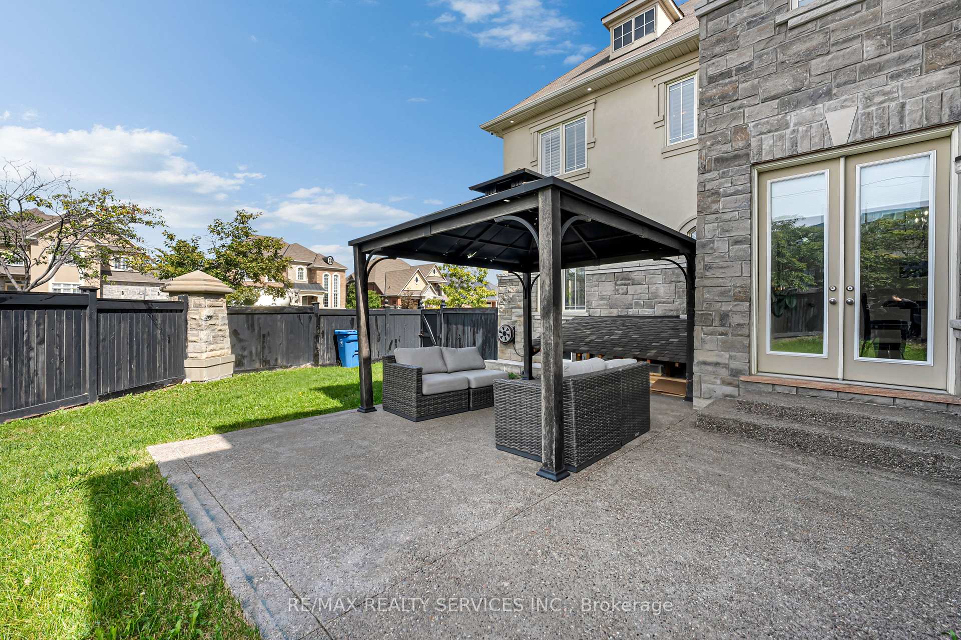 Photo 42 of 22 Giant Cedars Court, King, Nobleton — HOMEH