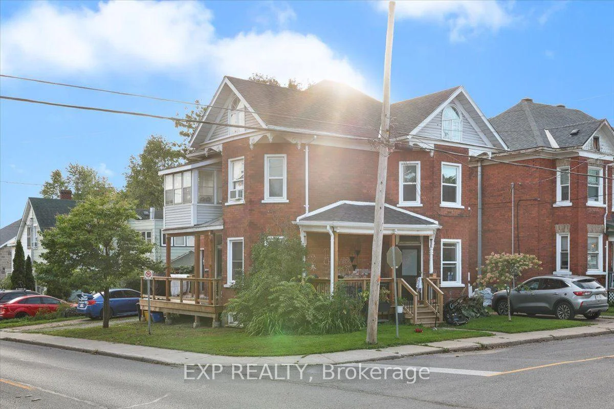 Photo 10 of 110 Chambers Street, Smiths Falls, Smiths Falls — HOMEH