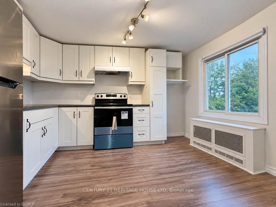 Photo 2 of Unit 3, 70 Grandview Street, Brantford, North Park/Wood St. — HOMEH