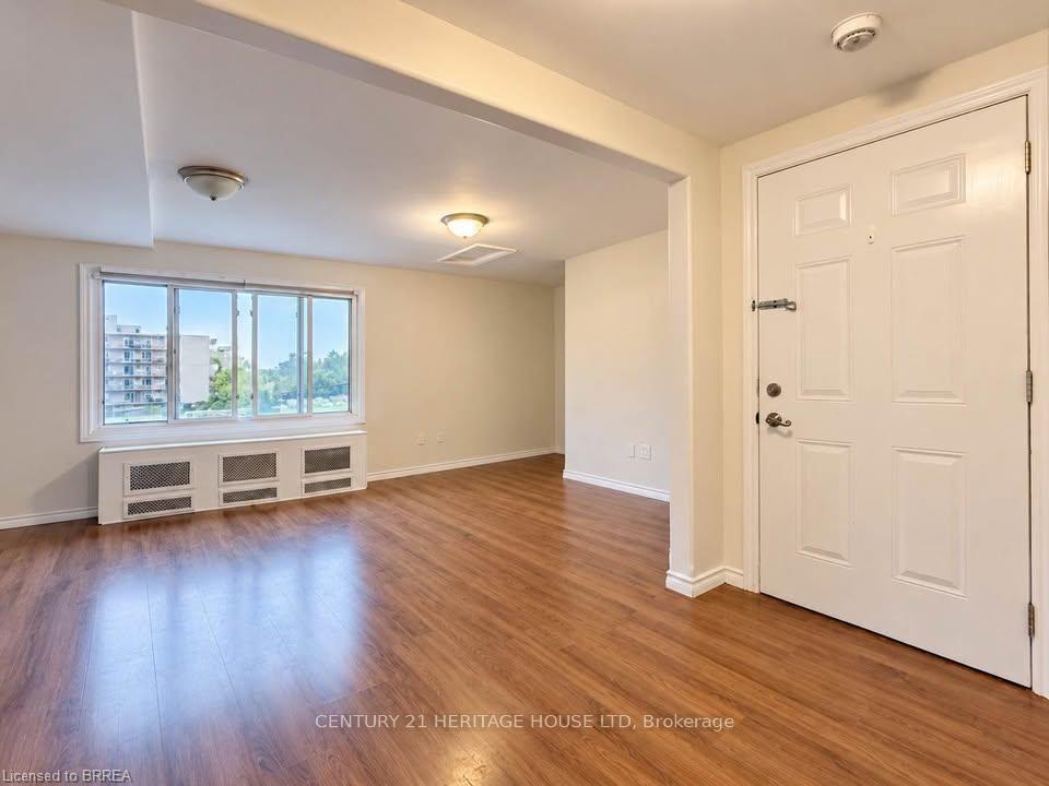 Photo 3 of Unit 3, 70 Grandview Street, Brantford, North Park/Wood St. — HOMEH