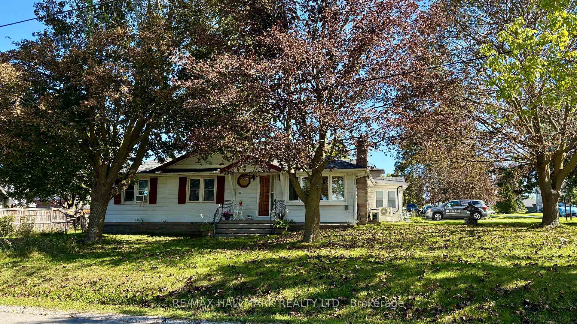 Photo 2 of 294 Mcmillan Drive, Georgina, Keswick South — HOMEH