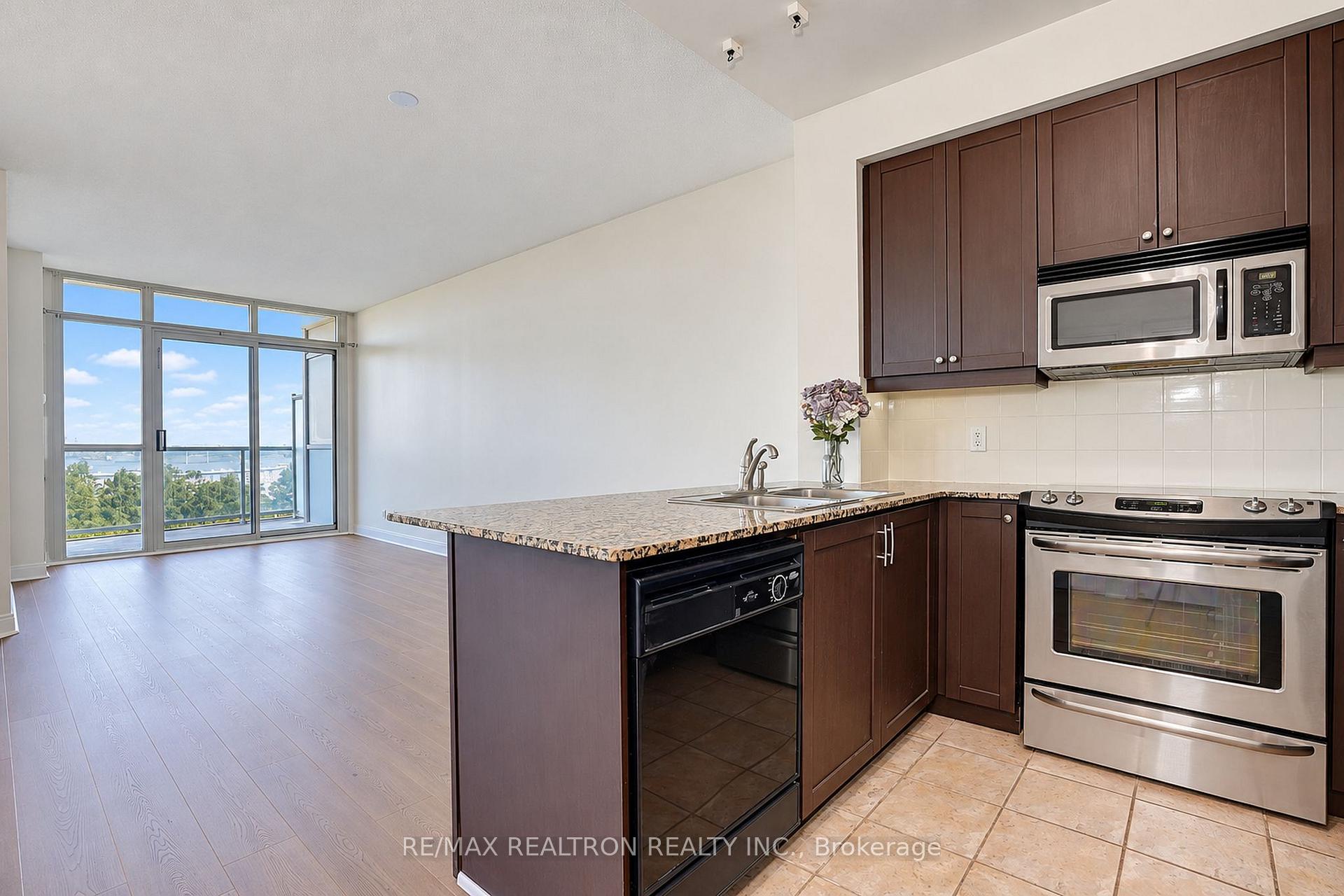 Photo 8 of Unit 710, 90 Absolute Avenue, Mississauga, City Centre — HOMEH