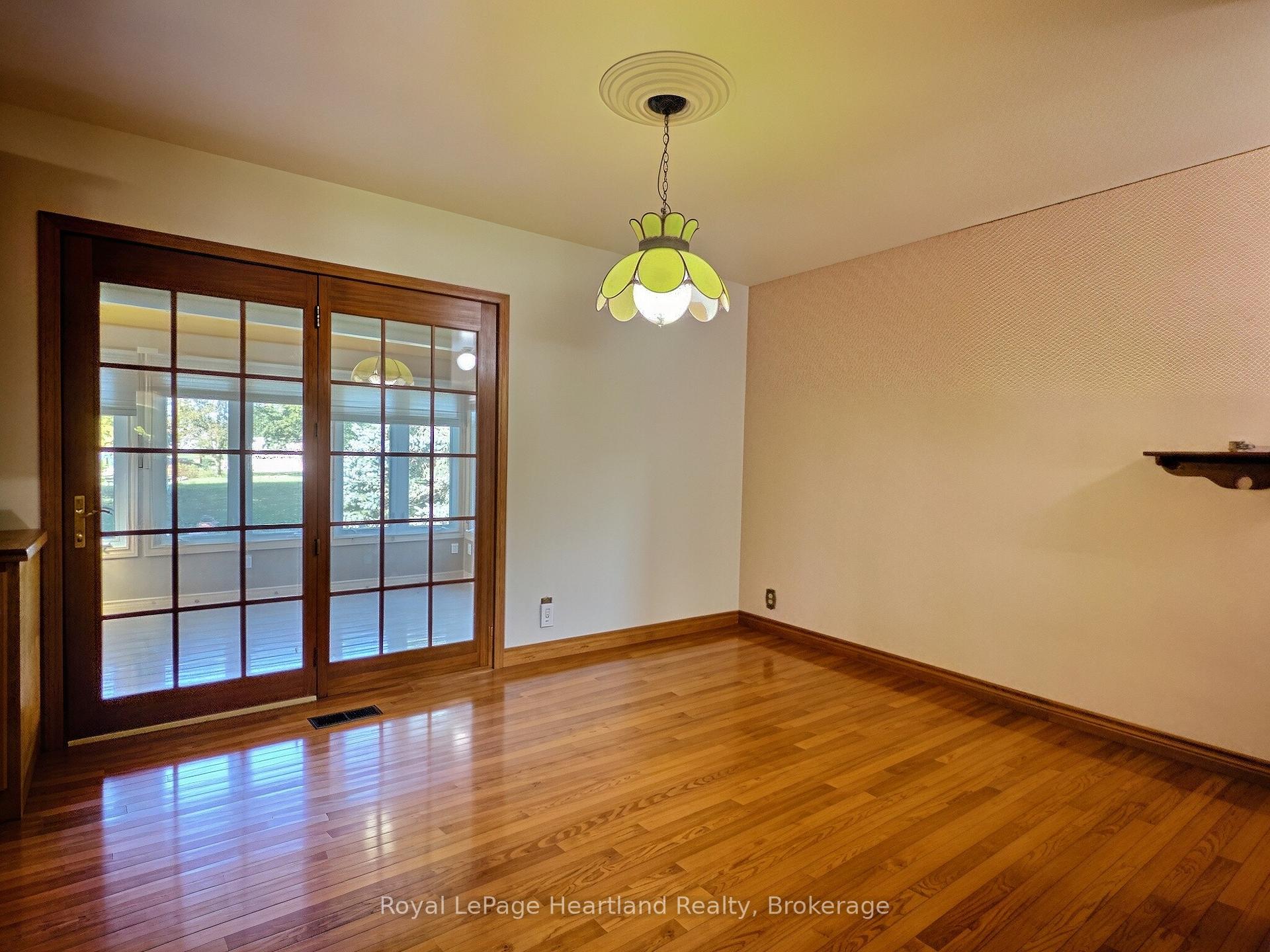 Photo 6 of 26 York Crescent, Bluewater, Hensall — HOMEH
