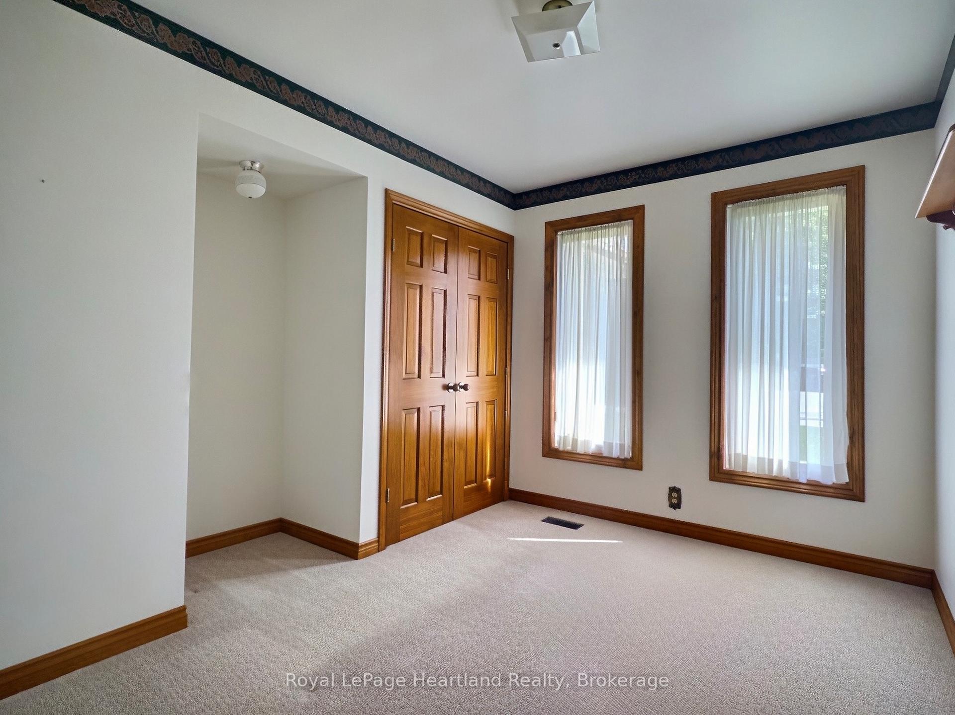 Photo 16 of 26 York Crescent, Bluewater, Hensall — HOMEH