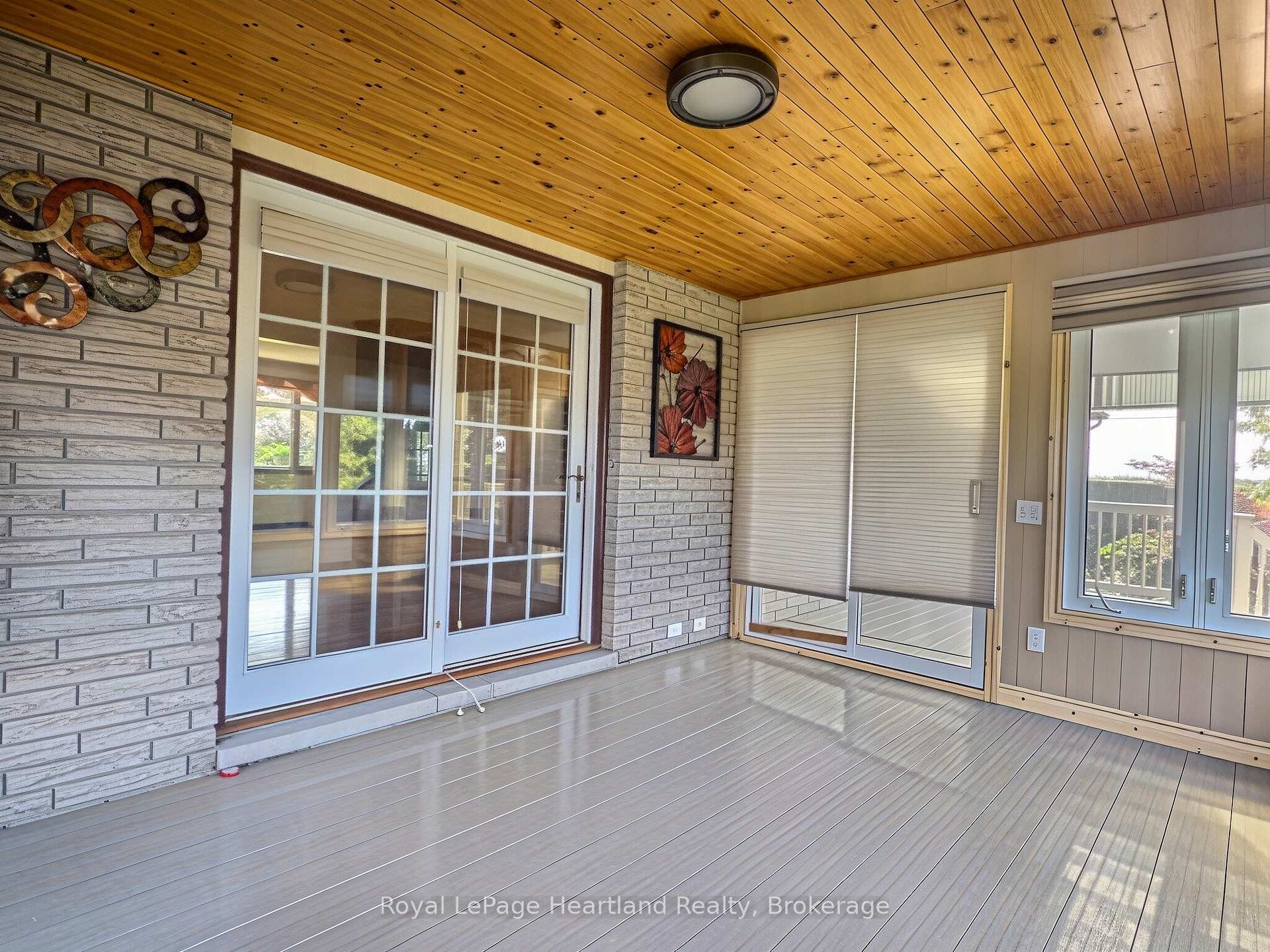 Photo 22 of 26 York Crescent, Bluewater, Hensall — HOMEH