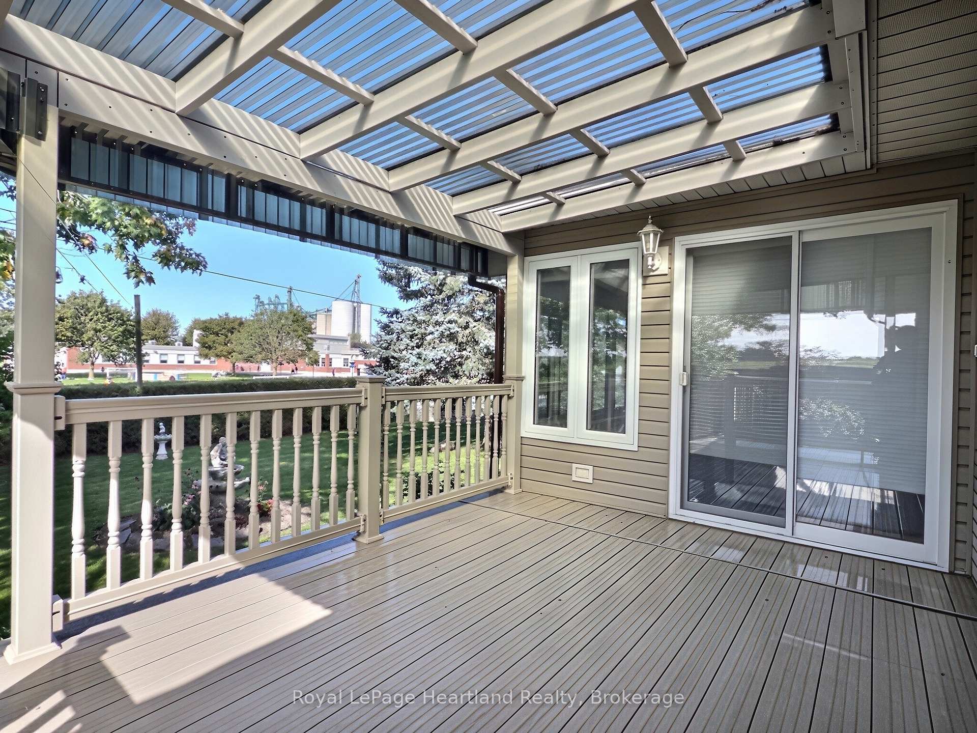 Photo 23 of 26 York Crescent, Bluewater, Hensall — HOMEH