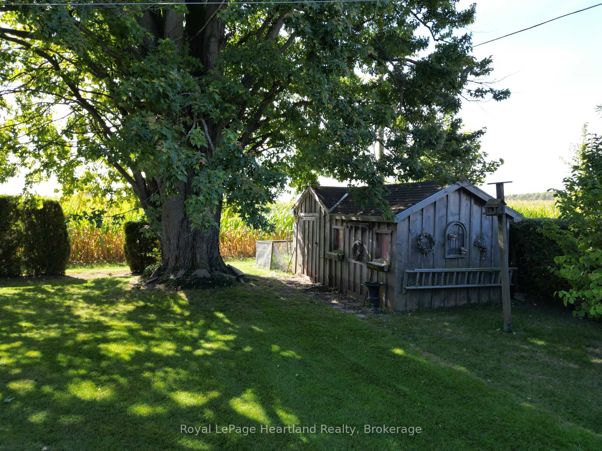 Photo 35 of 26 York Crescent, Bluewater, Hensall — HOMEH
