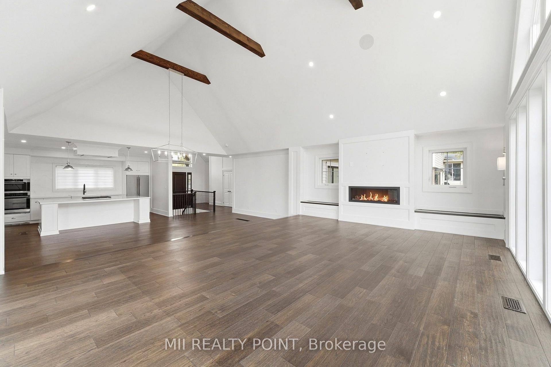 Photo 7 of 881 Danforth Place, Burlington, Bayview — HOMEH
