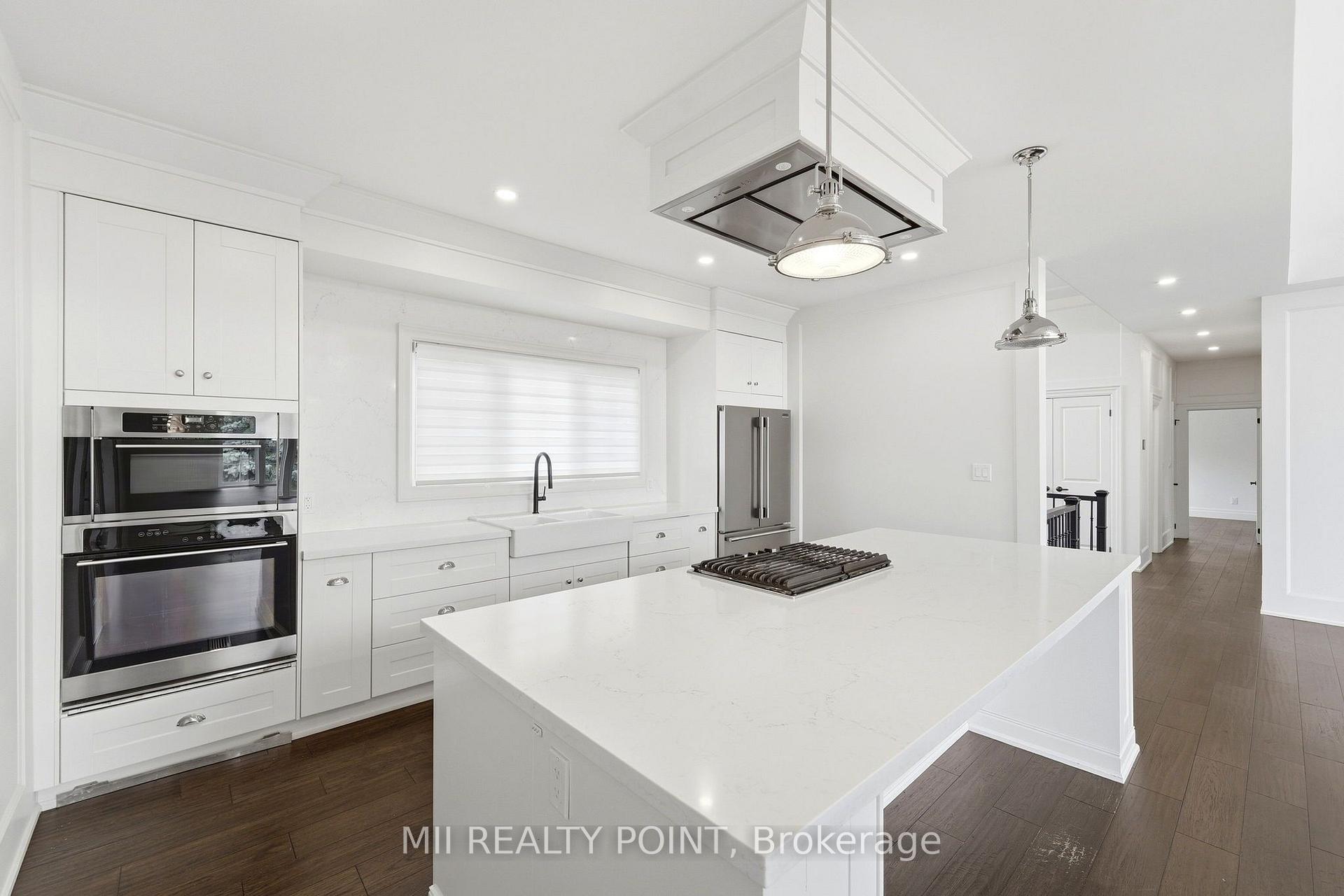 Photo 9 of 881 Danforth Place, Burlington, Bayview — HOMEH