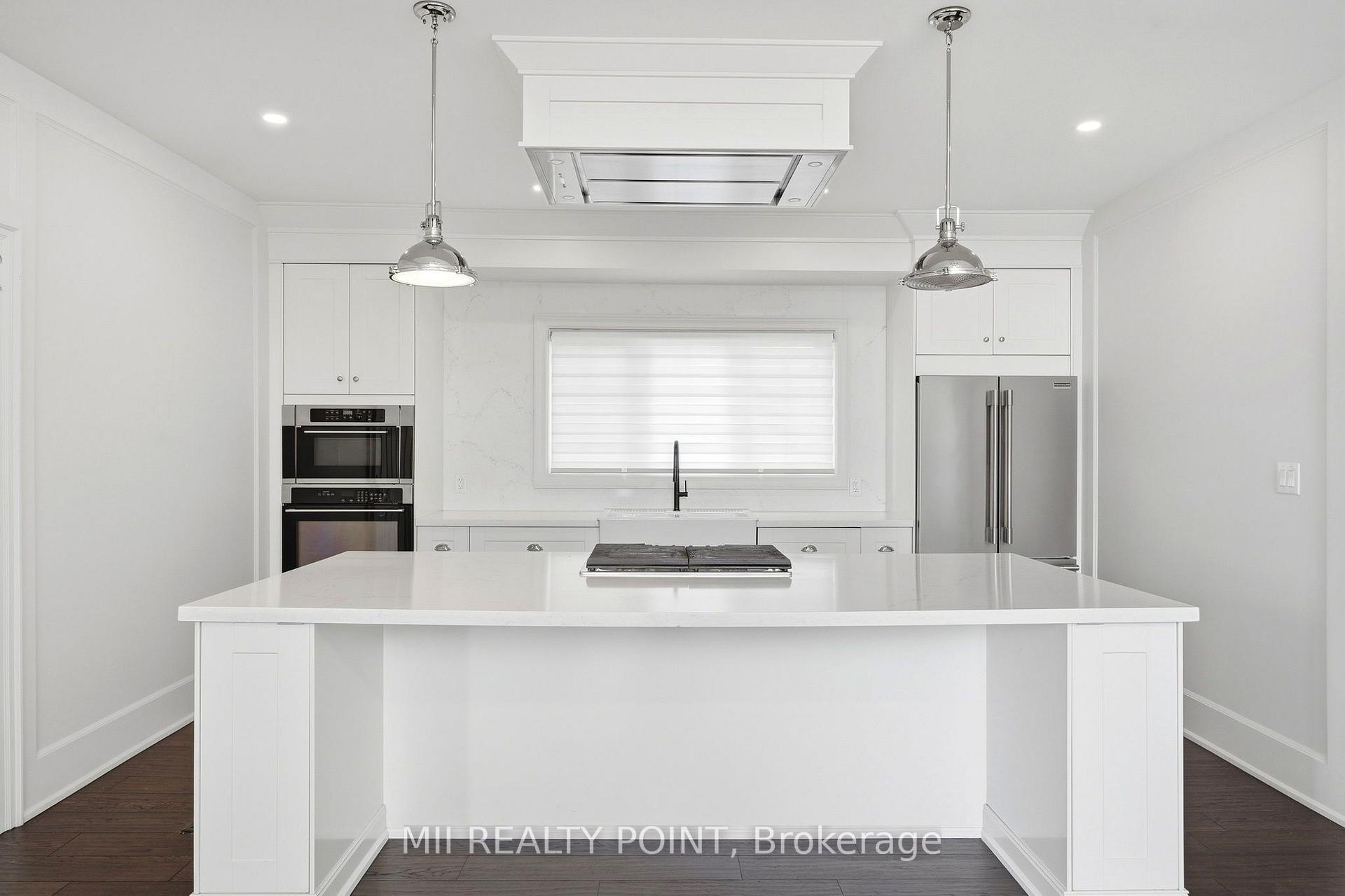 Photo 11 of 881 Danforth Place, Burlington, Bayview — HOMEH