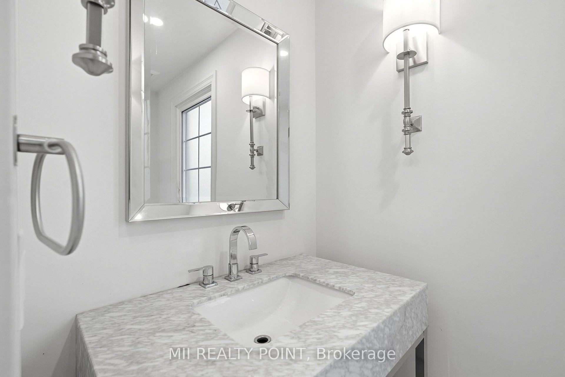 Photo 13 of 881 Danforth Place, Burlington, Bayview — HOMEH