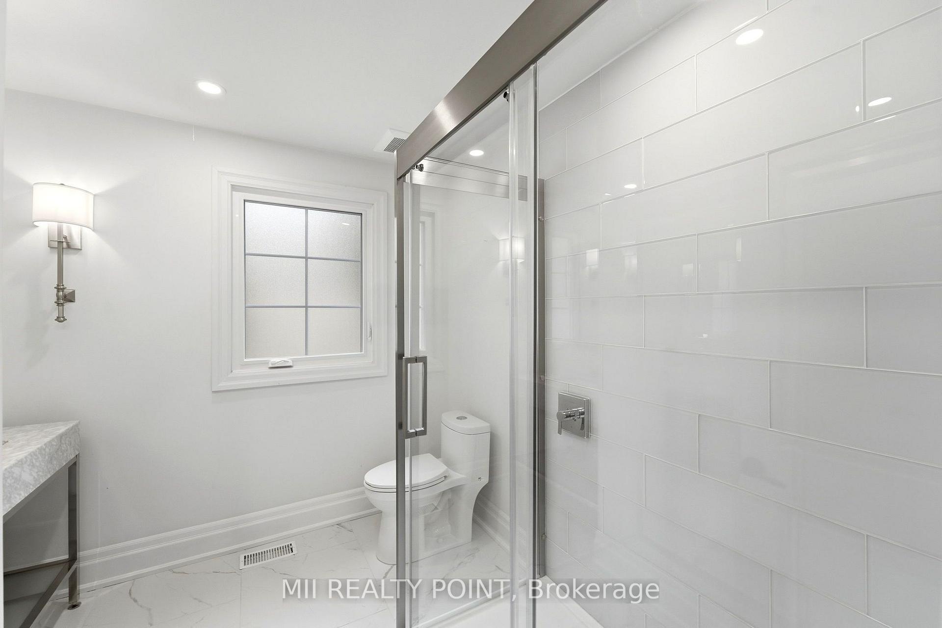 Photo 14 of 881 Danforth Place, Burlington, Bayview — HOMEH