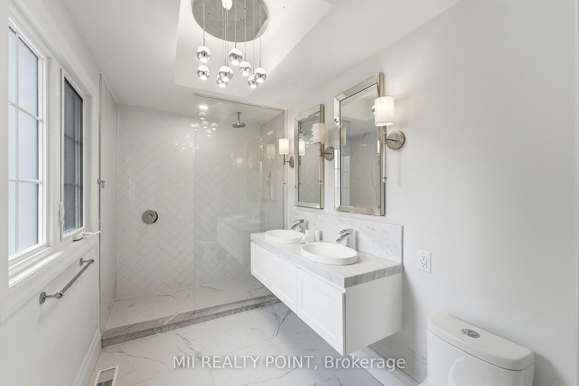 Photo 18 of 881 Danforth Place, Burlington, Bayview — HOMEH