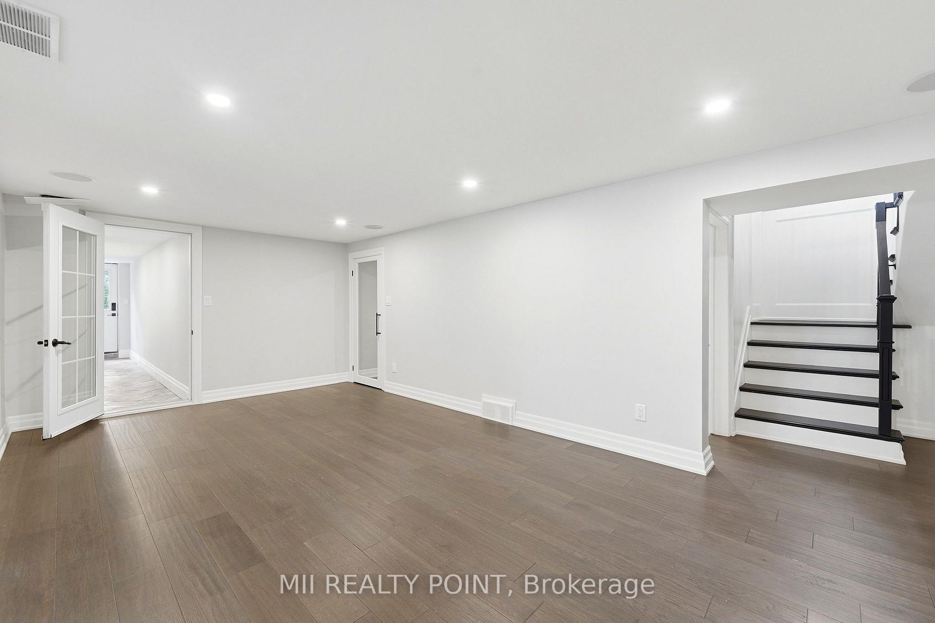 Photo 24 of 881 Danforth Place, Burlington, Bayview — HOMEH