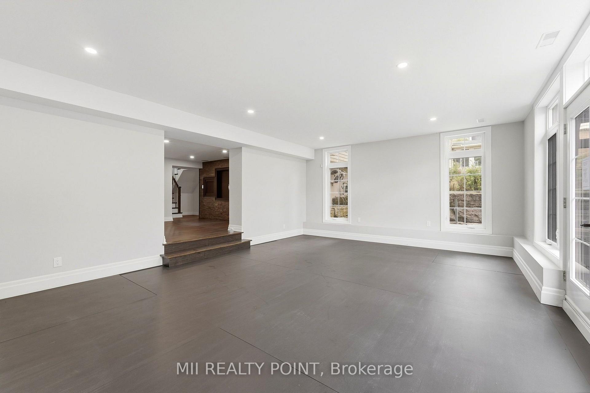 Photo 25 of 881 Danforth Place, Burlington, Bayview — HOMEH