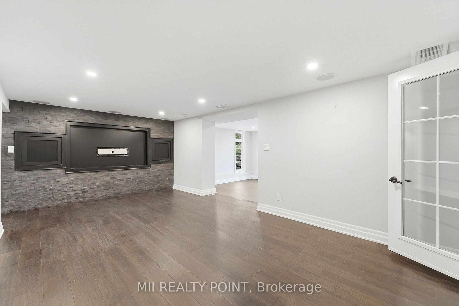 Photo 26 of 881 Danforth Place, Burlington, Bayview — HOMEH