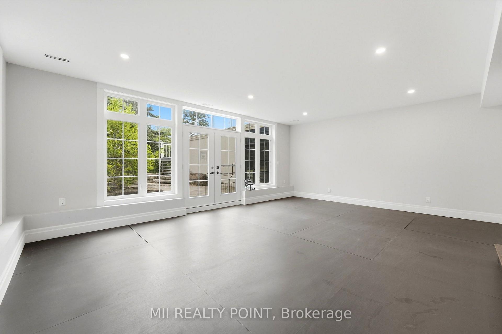 Photo 28 of 881 Danforth Place, Burlington, Bayview — HOMEH