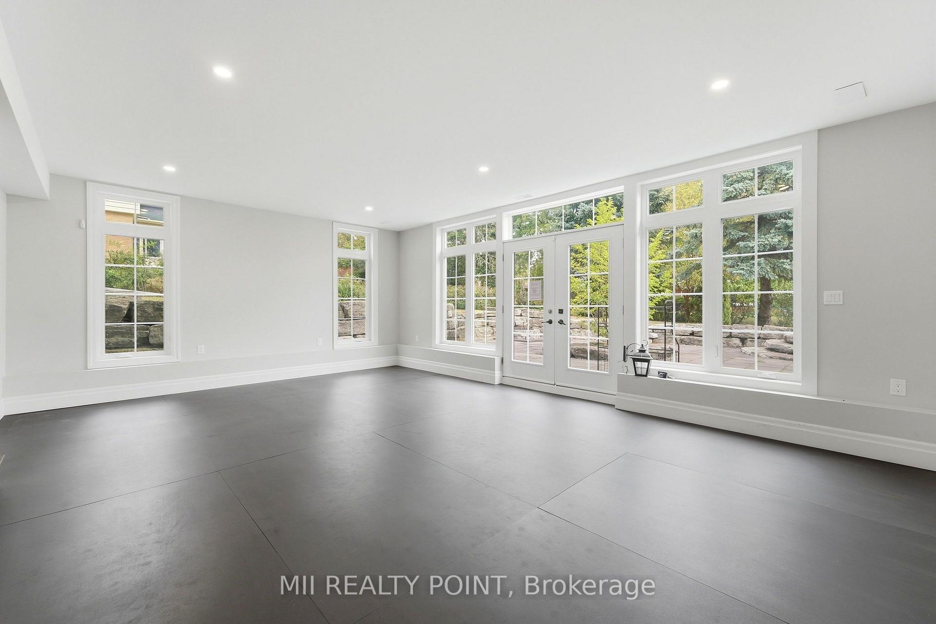 Photo 29 of 881 Danforth Place, Burlington, Bayview — HOMEH