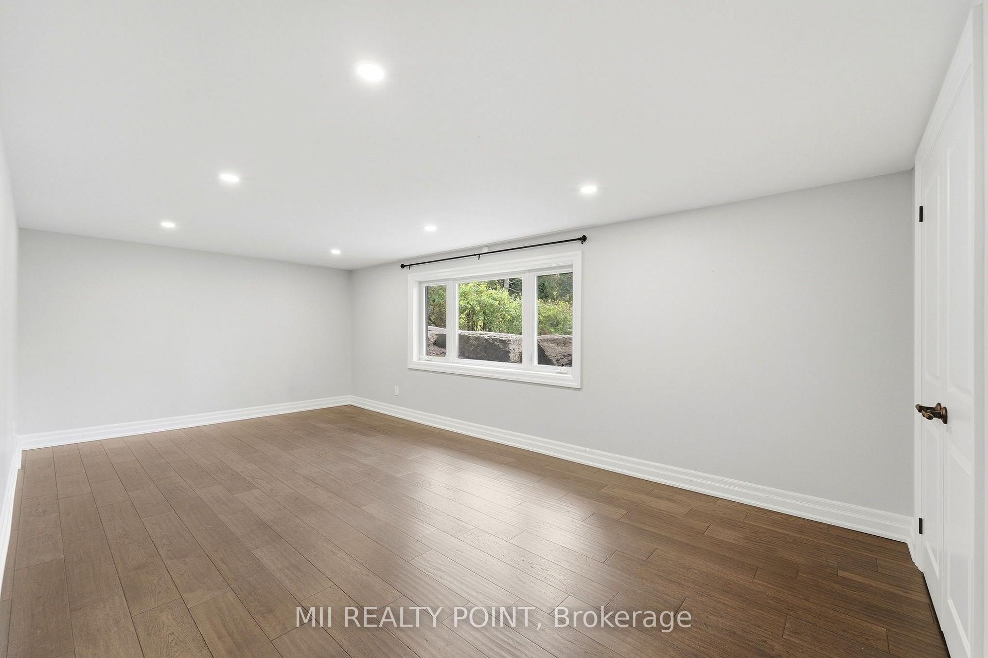 Photo 31 of 881 Danforth Place, Burlington, Bayview — HOMEH