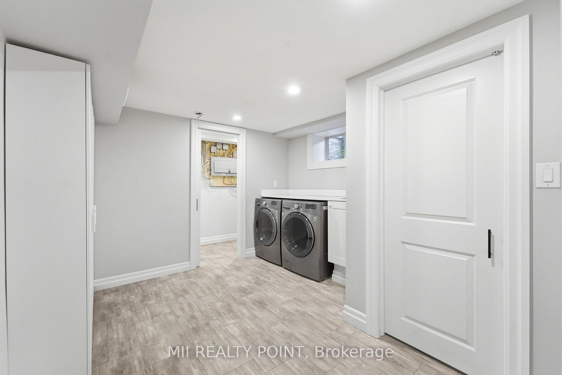 Photo 37 of 881 Danforth Place, Burlington, Bayview — HOMEH