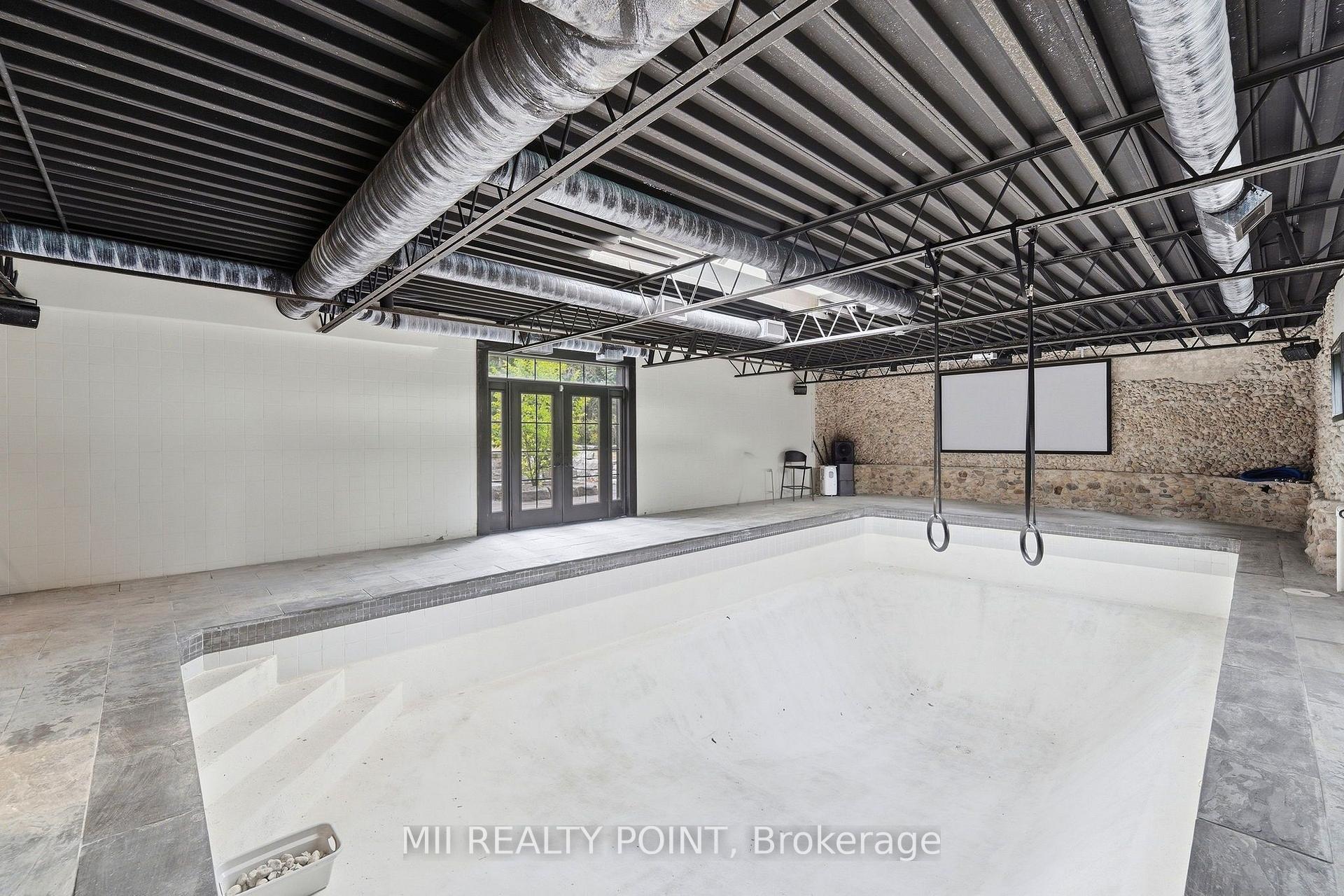 Photo 39 of 881 Danforth Place, Burlington, Bayview — HOMEH