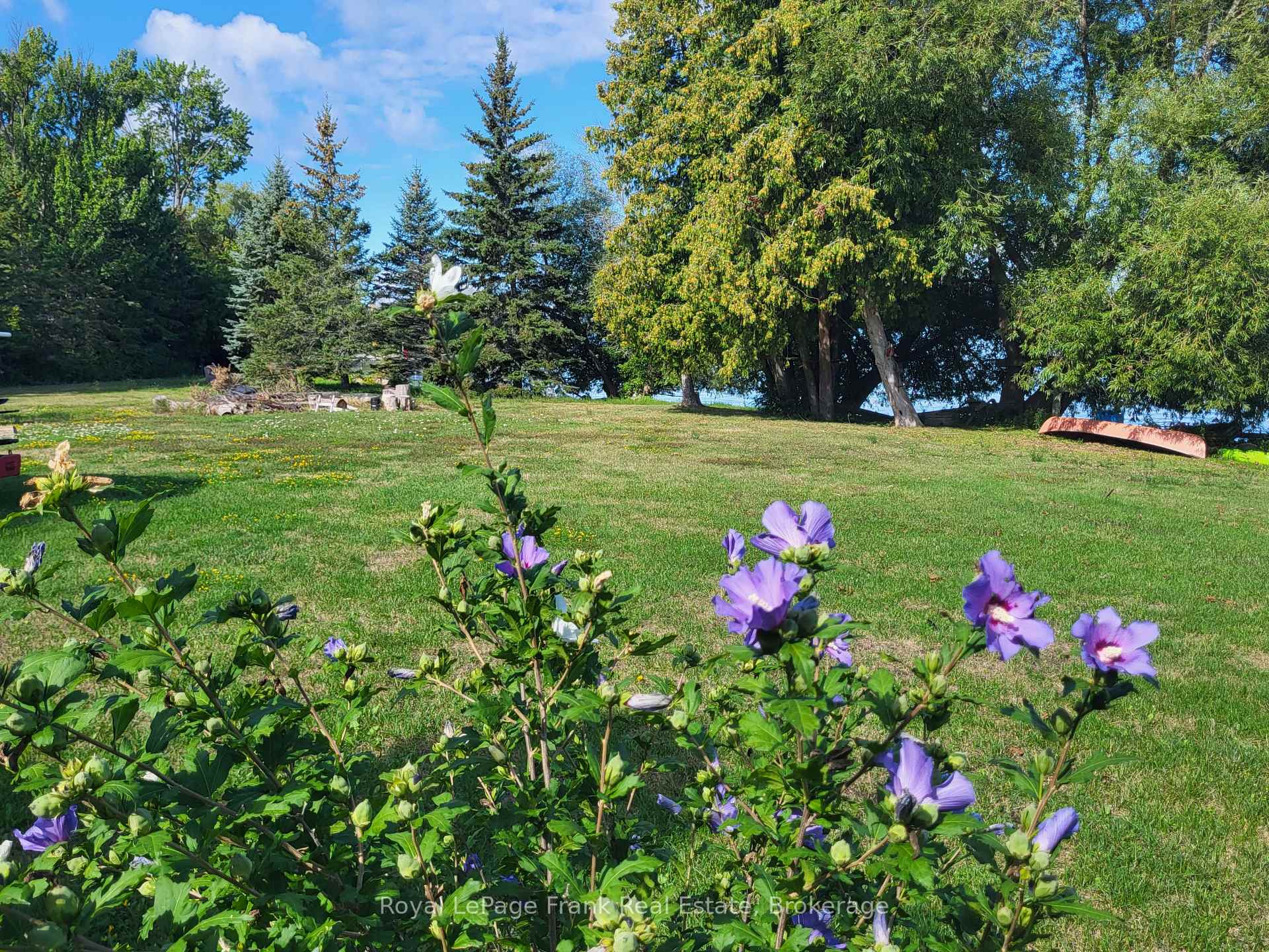 Photo 6 of 136 Lake Drive E, Georgina, Historic Lakeshore Communities — HOMEH