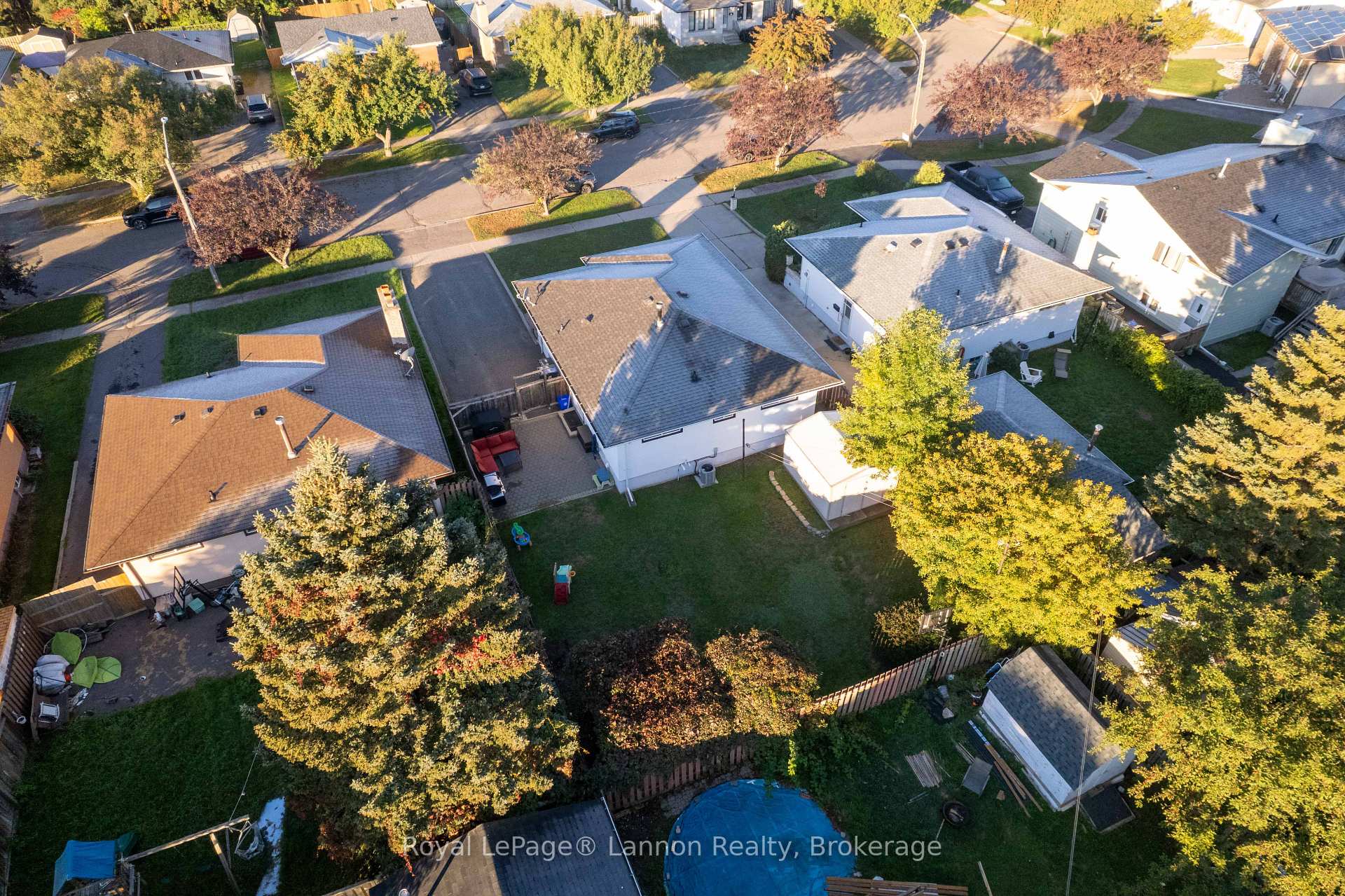 Photo 7 of 376 Ryerson Crescent, Thunder Bay, College Park — HOMEH
