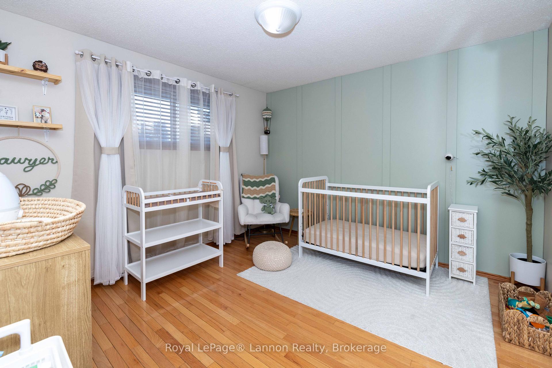 Photo 16 of 376 Ryerson Crescent, Thunder Bay, College Park — HOMEH