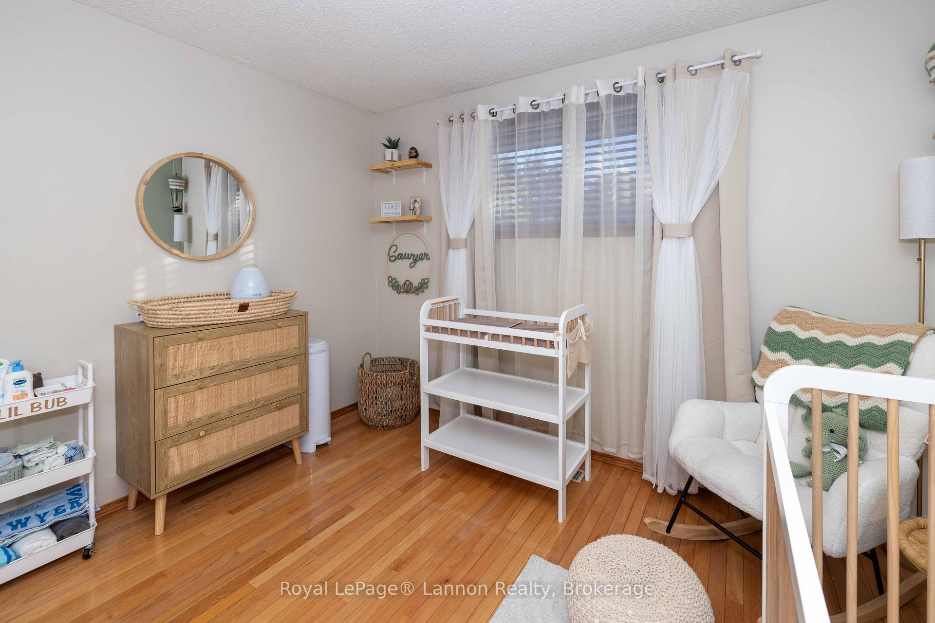 Photo 17 of 376 Ryerson Crescent, Thunder Bay, College Park — HOMEH