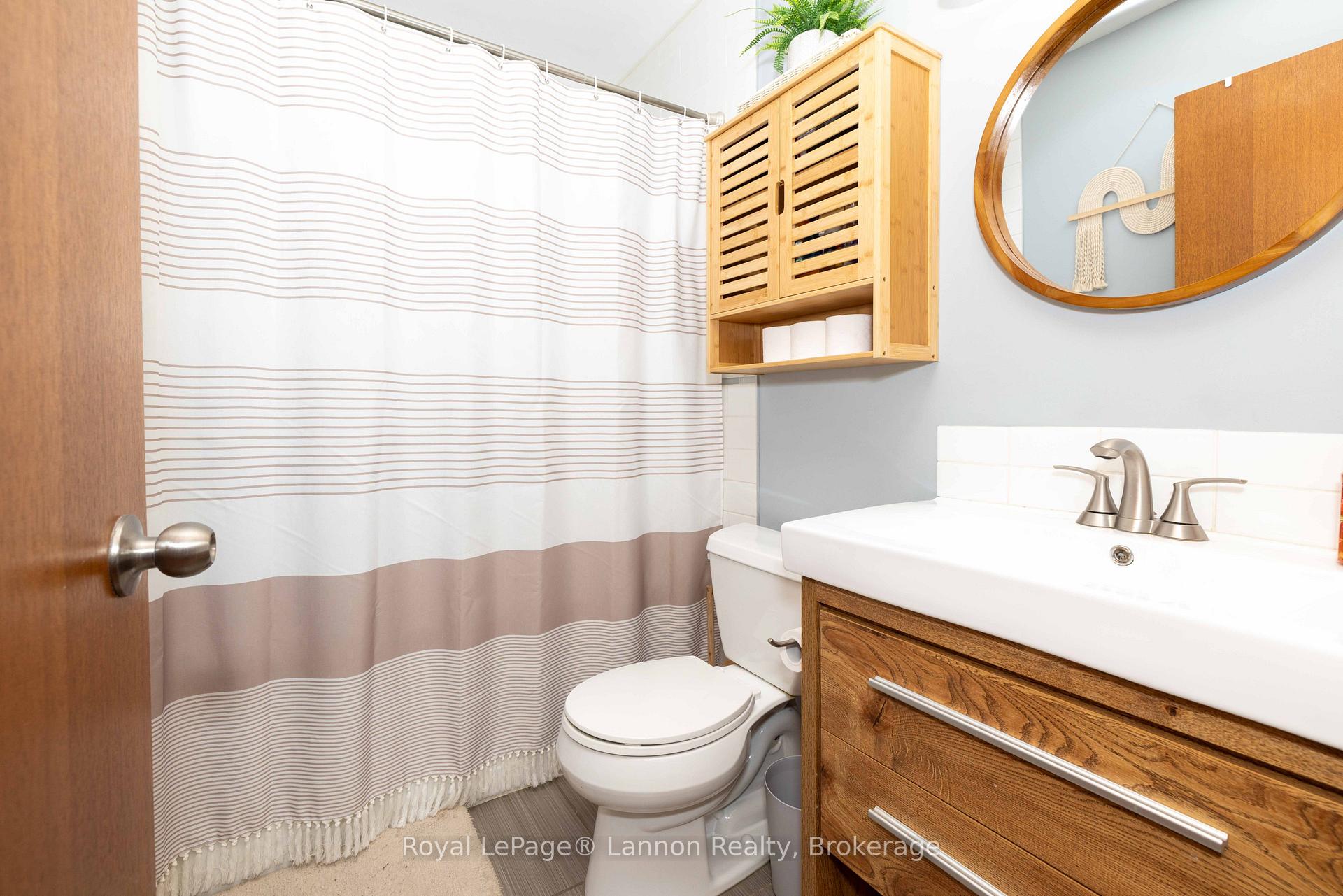 Photo 18 of 376 Ryerson Crescent, Thunder Bay, College Park — HOMEH