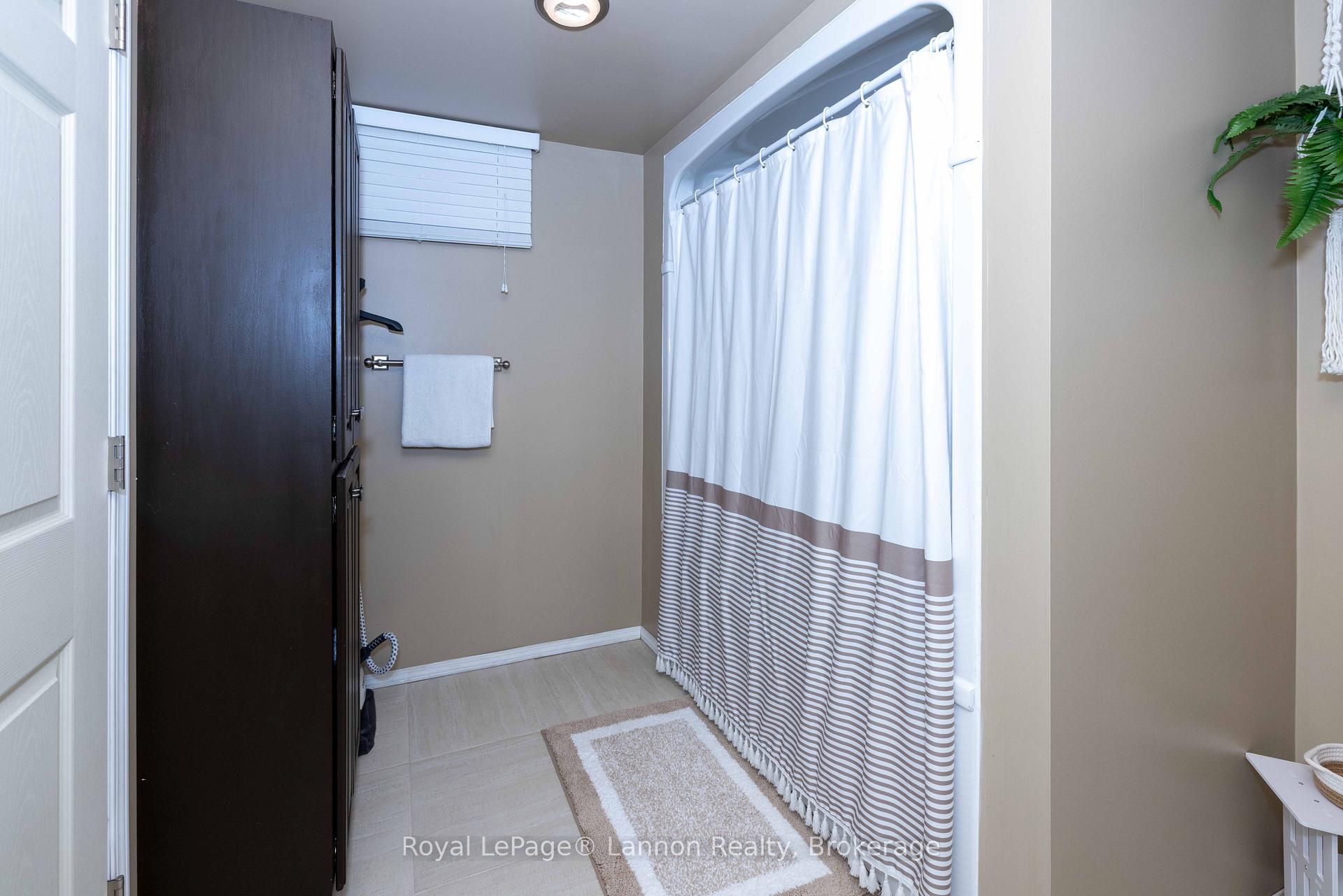 Photo 22 of 376 Ryerson Crescent, Thunder Bay, College Park — HOMEH