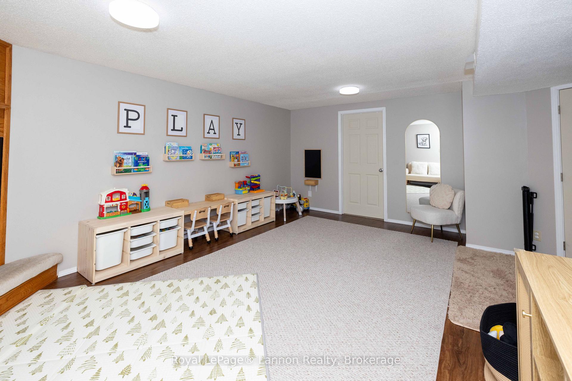 Photo 27 of 376 Ryerson Crescent, Thunder Bay, College Park — HOMEH