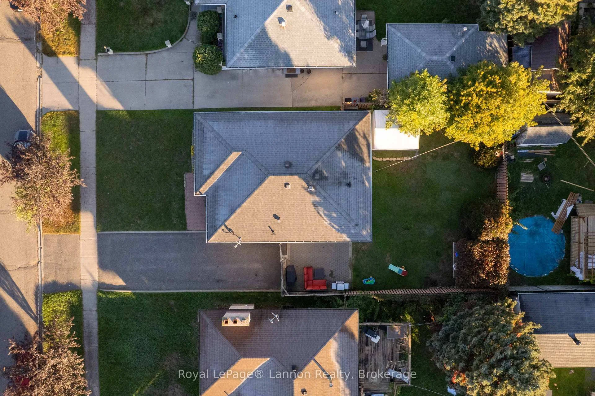 Photo 32 of 376 Ryerson Crescent, Thunder Bay, College Park — HOMEH