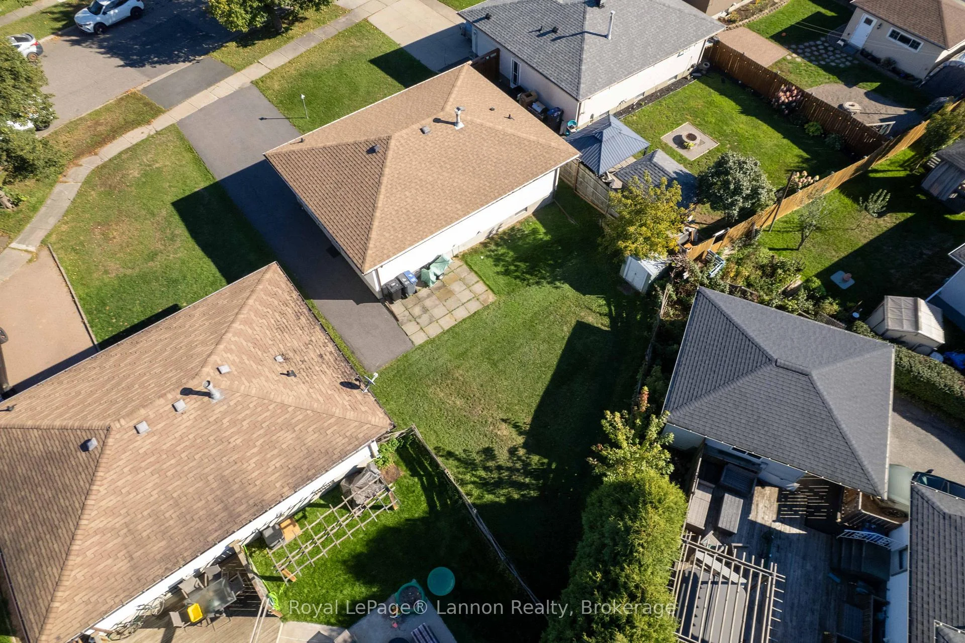 Photo 37 of 376 Ryerson Crescent, Thunder Bay, College Park — HOMEH