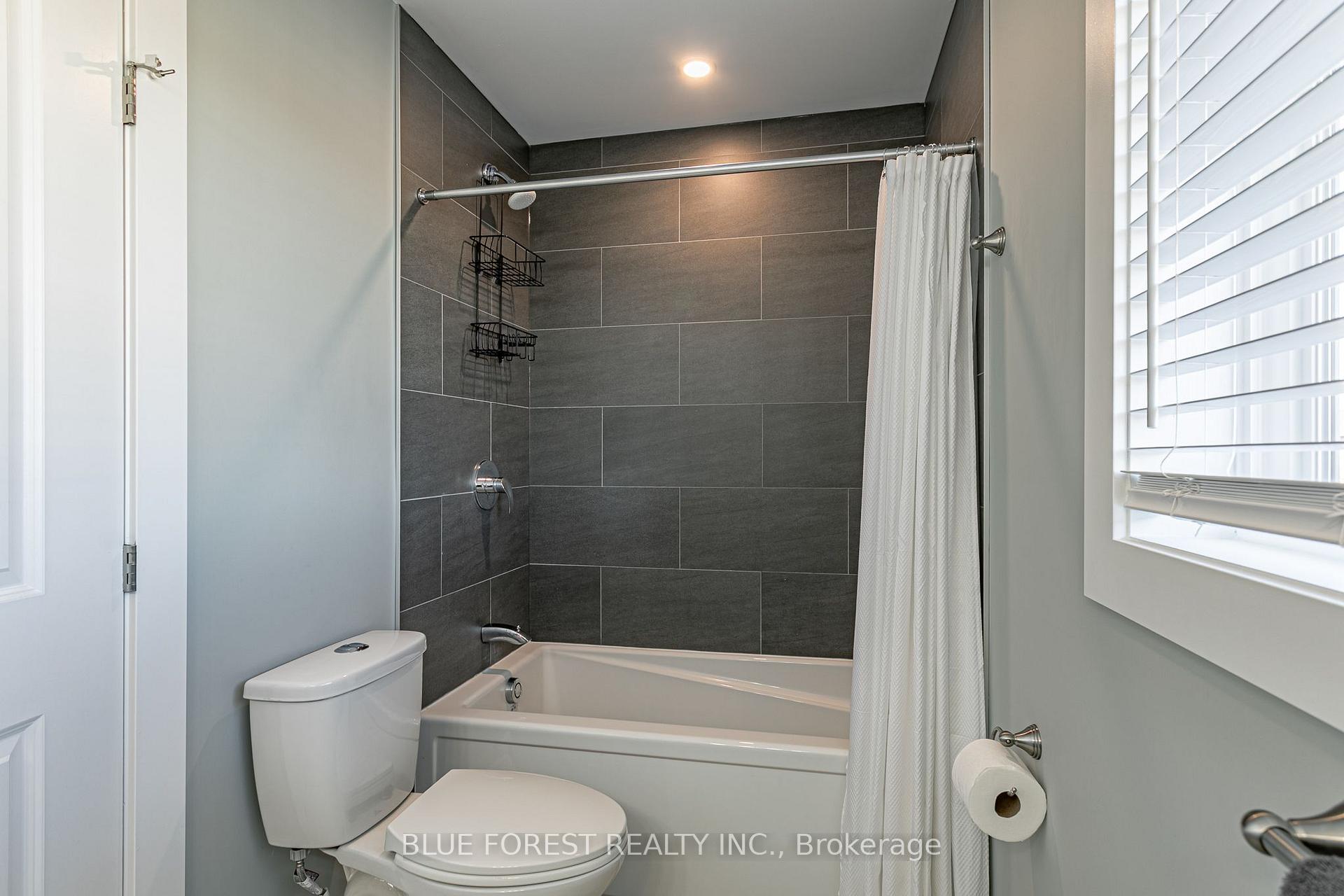 Photo 30 of 106 Spencer Avenue, Lucan Biddulph, Lucan — HOMEH
